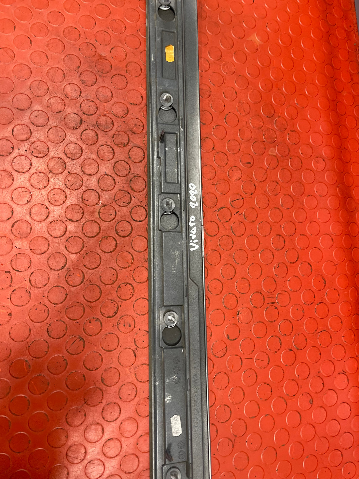 Vauxhall Vivaro/Citroen Dispatch/Peugeot Expert/Toyota Proace/Fiat Scudo DOOR RUNNER MOULDING COVER Passenger's Side (GREY) 2016-2024 P/N 9808384380