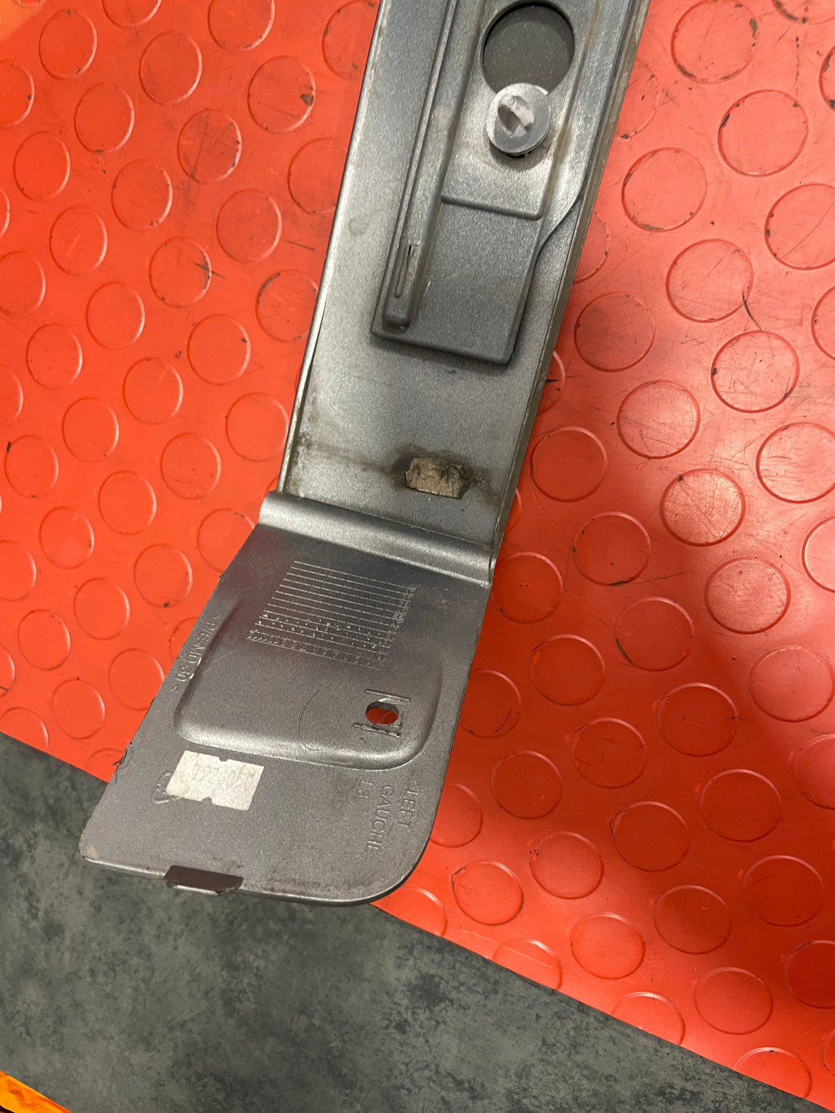 Vauxhall Vivaro/Citroen Dispatch/Peugeot Expert/Toyota Proace/Fiat Scudo DOOR RUNNER MOULDING COVER Passenger's Side (GREY) 2016-2024 P/N 9808384380