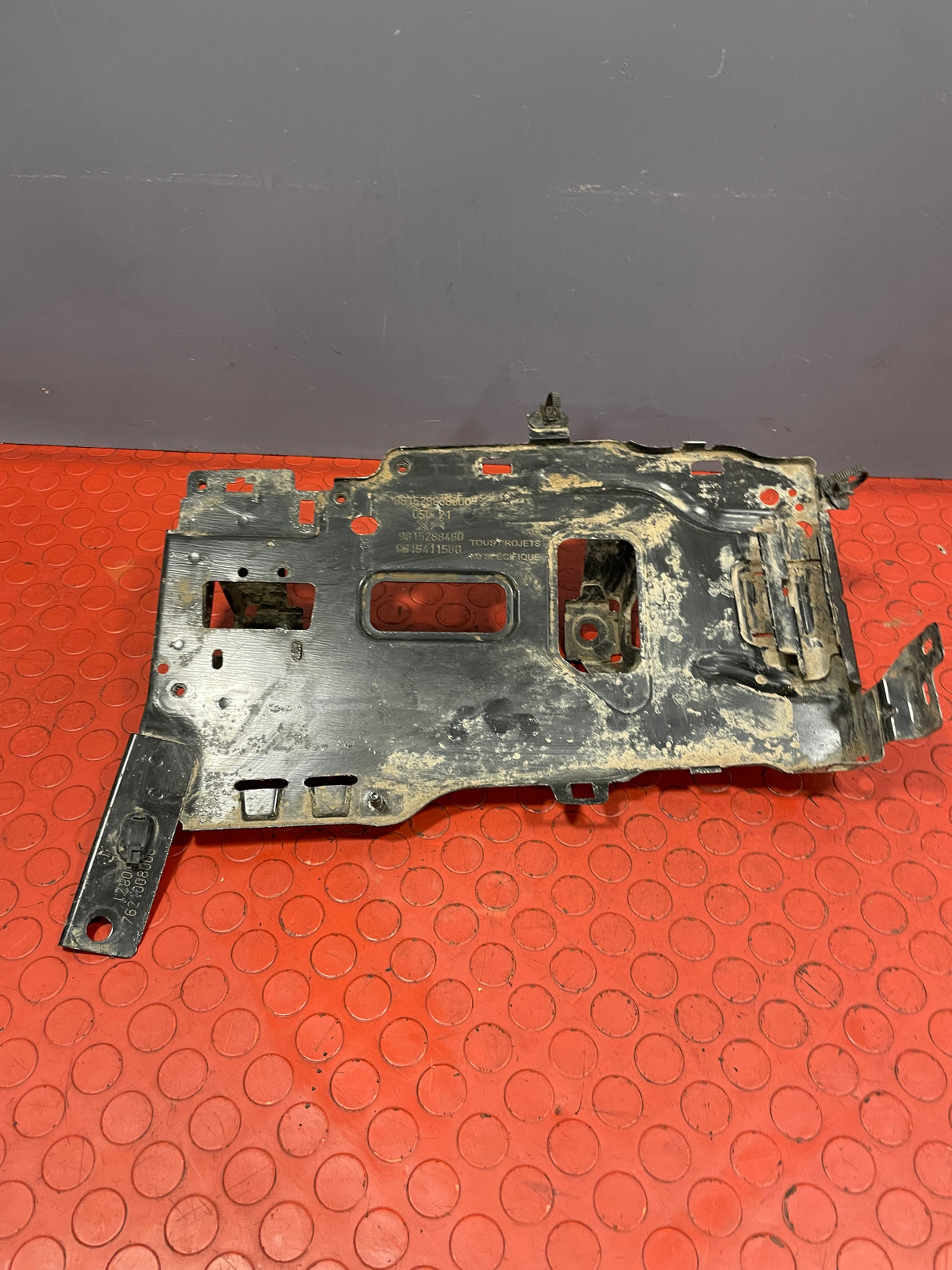 Citroen Berlingo/Peugeot Partner/Vauxhall Combo/Toyota Proace City BATTERY HOLDER 1.5 2019-2024 P/N 9815288480-2 / 9815288580