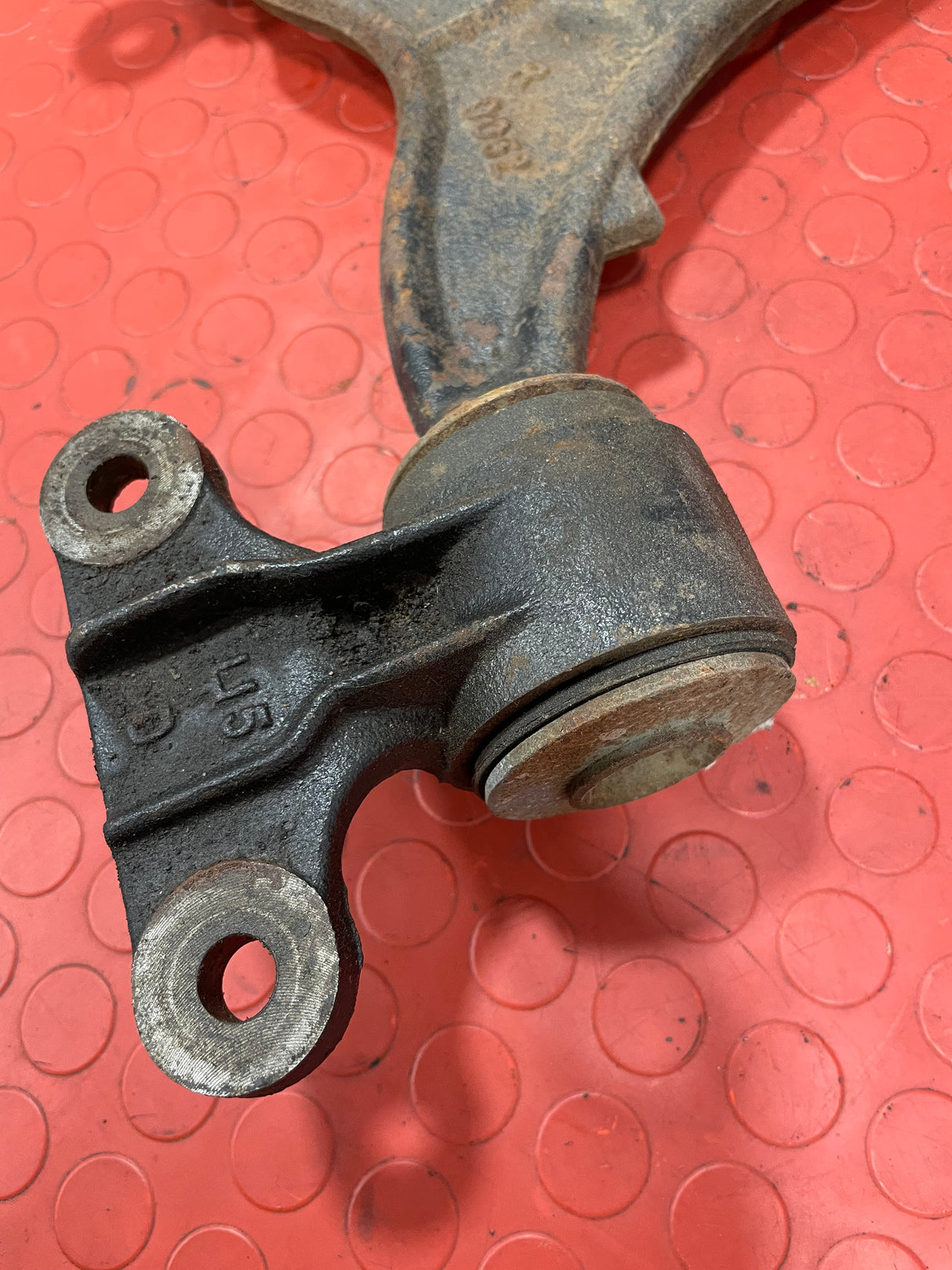 Citroen Dispatch/Peugeot Expert/Vauxhall Vivaro/Toyota Proace/Fiat Scudo WISHBONE CONTROL ARM Driver Side Right 2008-2016 P/N 3520R8 - 1 / R0052