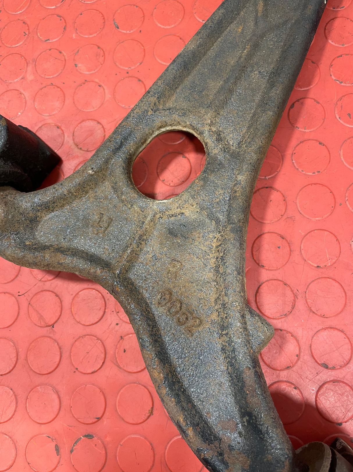 Citroen Dispatch/Peugeot Expert/Vauxhall Vivaro/Toyota Proace/Fiat Scudo WISHBONE CONTROL ARM Driver Side Right 2008-2016 P/N 3520R8 - 1 / R0052