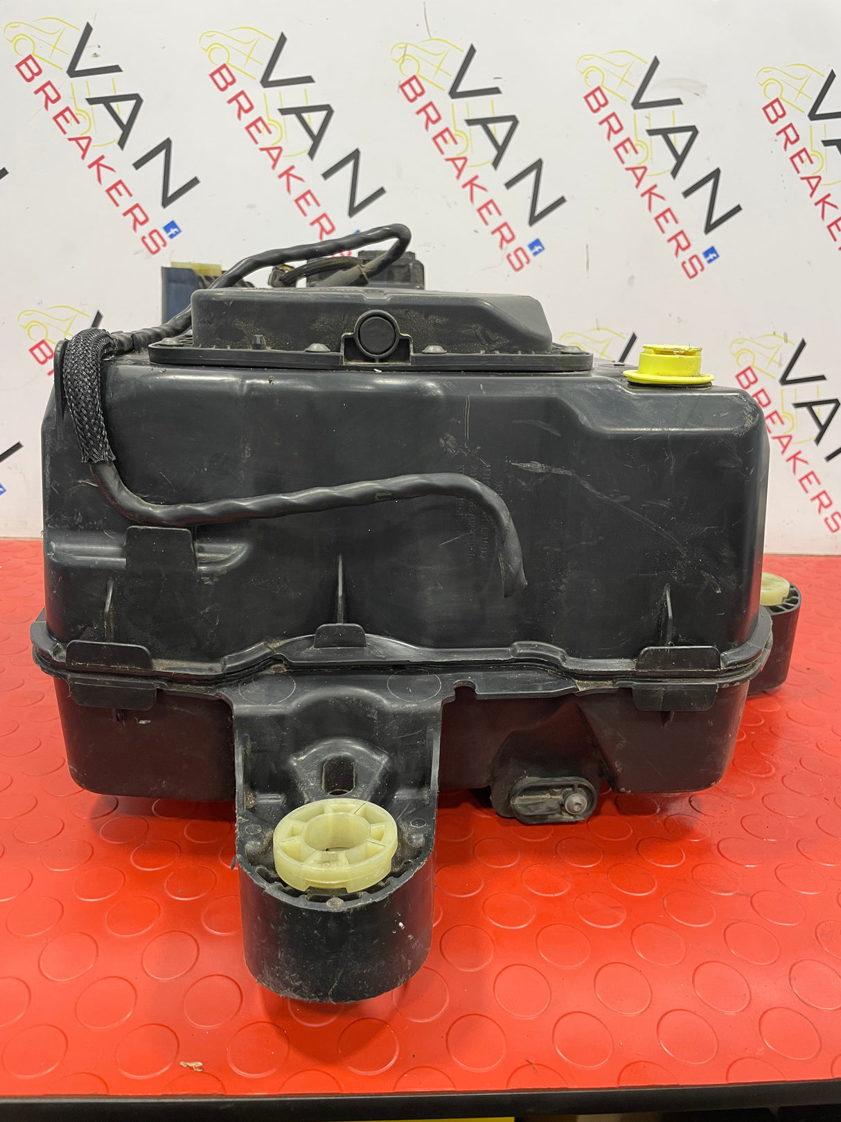 Citroen Berlingo Peugeot Partner Toyota Proace Vauxhall Combo ADBLUE TANK AND PUMP 2019-2024 P/N 9817601880