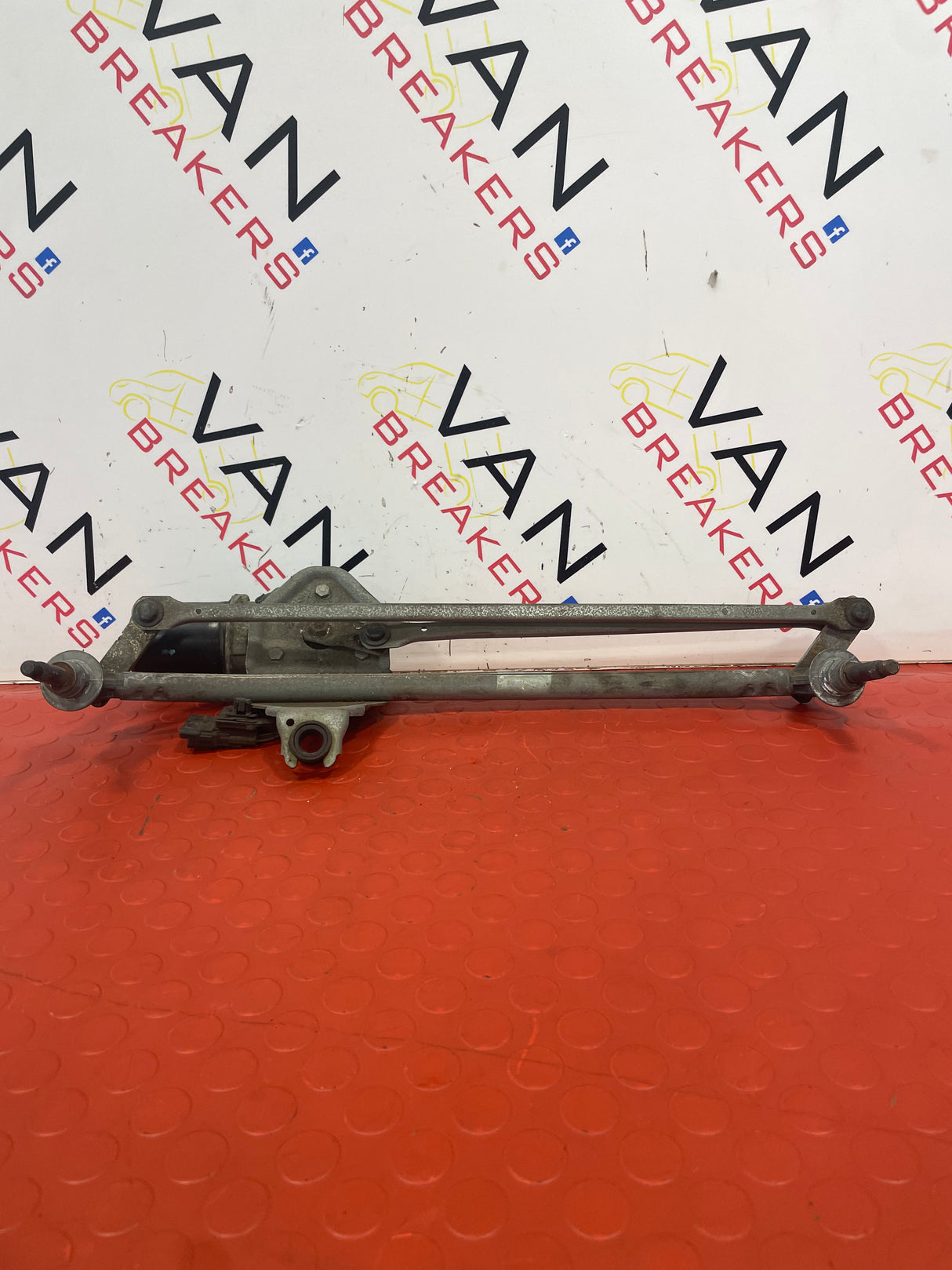Vauxhall Vivaro/Nissan Primastar/Renault Trafic Mk1 FRONT WIPER MOTOR 2006-2014 P/N 53554102