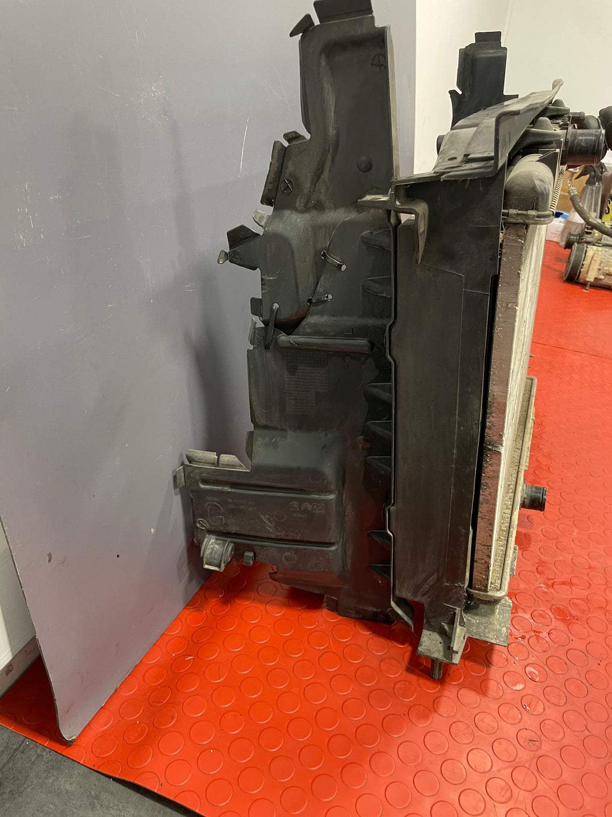 Peugeot Partner/Citroen Berlingo COMPLETE SLAM PANEL w/ RADIATOR,AC CONDENSER,FAN,RESISTOR,INTERCOOLER, & SIDE COVER MK2 1.6 HDI 2016-2018 P/N 9682720580 - 1