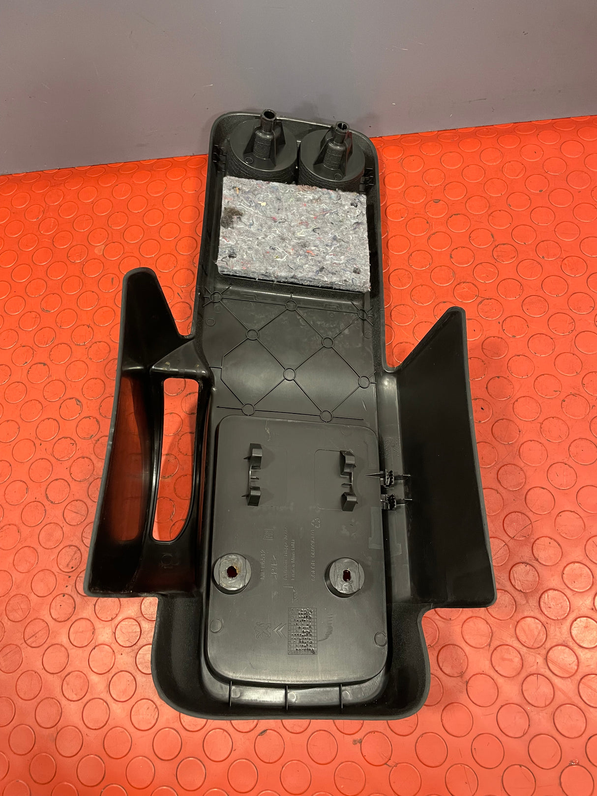 Citroen Berlingo/Peugeot Partner CENTER CONSOLE/ HANDBRAKE COVER 2008-2016 P/N 060936J01 / MP06512