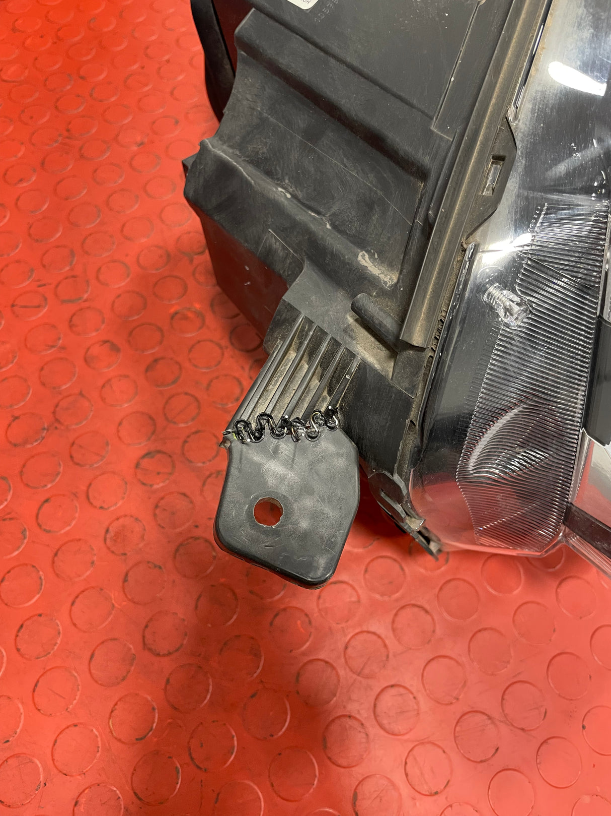 Vauxhall Vivaro/Citroen Dispatch/Peugeot Expert/Toyota Proace/Fiat Scudo HEADLIGHT ASSEMBLY Passenger's Side (w/ Repair Please See Photos) 2016-2024 P/N 9808567980 - 1