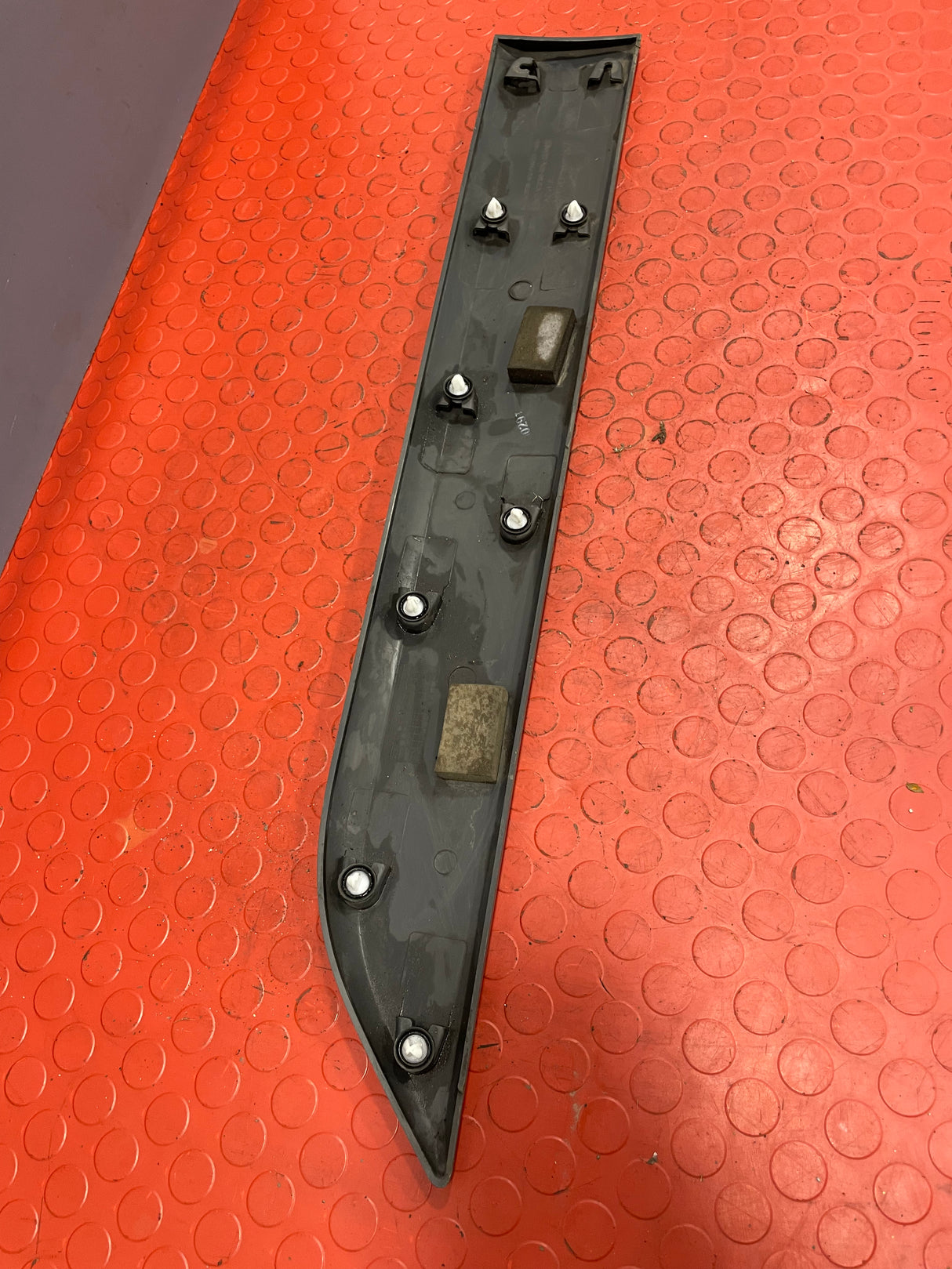 Ford Transit Custom LOWER PASSENGER DOOR MOULD/TRIM P/N BK21V20780ACW / BK21V20780BBW