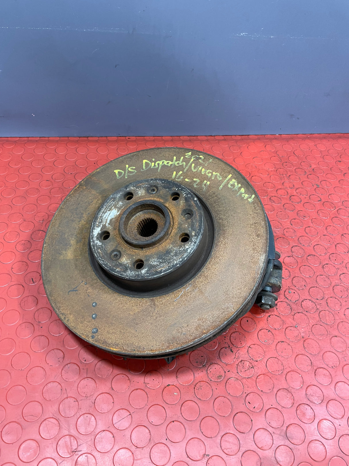 Vauxhall Vivaro/Citroen Dispatch/Peugeot Expert/Toyota Proace/Fiat Scudo FRONT WHEEL HUB W/ ROTOR DISC BRAKE & SPEED SENSOR Driver's Side 2021 R/N 43010561 - 1 / 9806039580