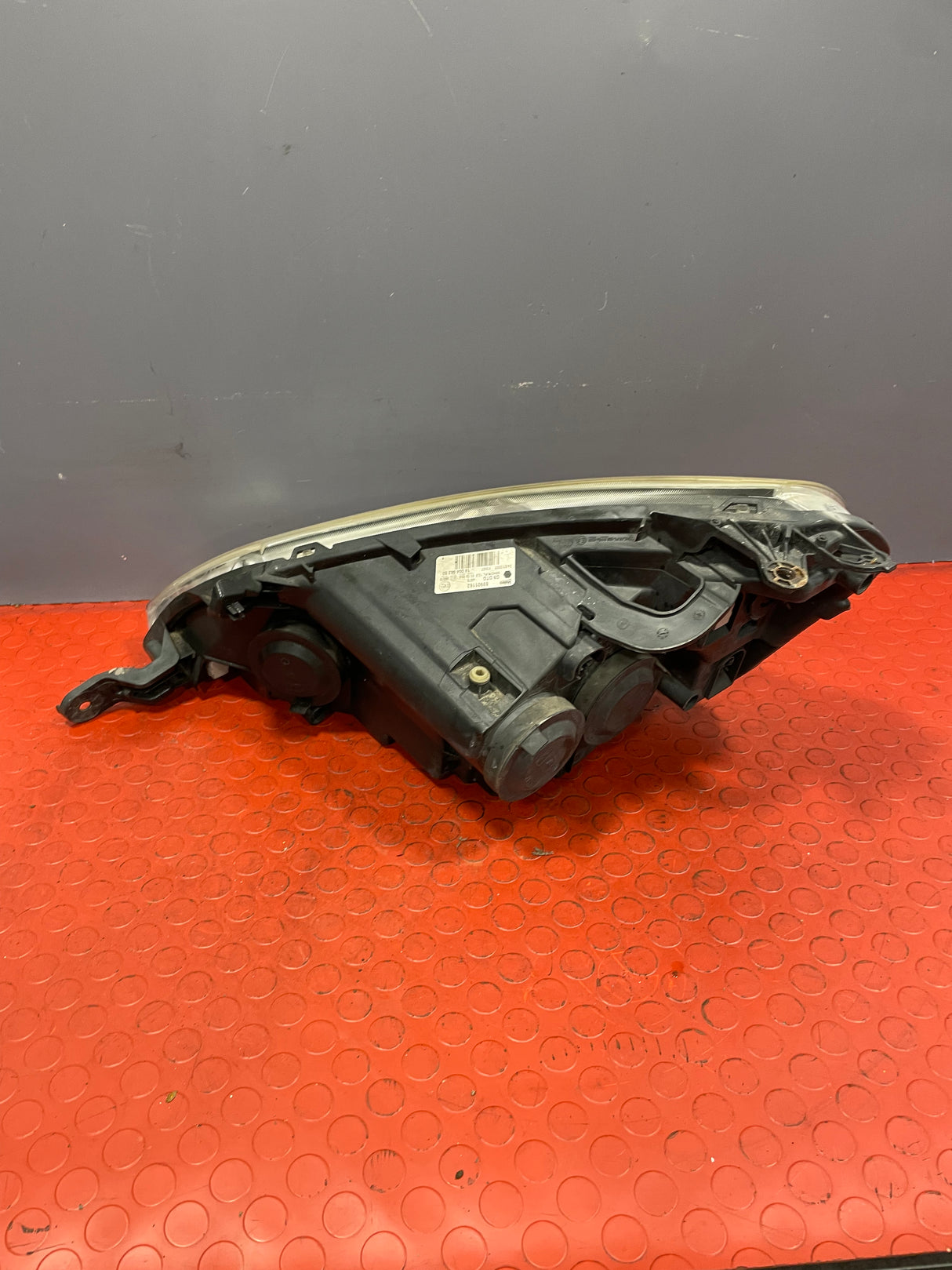 Citroen Dispatch/Peugeot Expert/Toyota Proace/Fiat Scudo HEADLIGHT Driver's Side (Partly Yellowish Lens ) 2007-2016 P/N 89901162