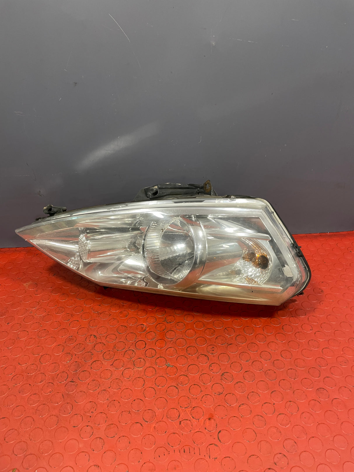 Citroen Dispatch/Peugeot Expert/Toyota Proace/Fiat Scudo HEADLIGHT Driver's Side (Partly Yellowish Lens ) 2007-2016 P/N 89901162