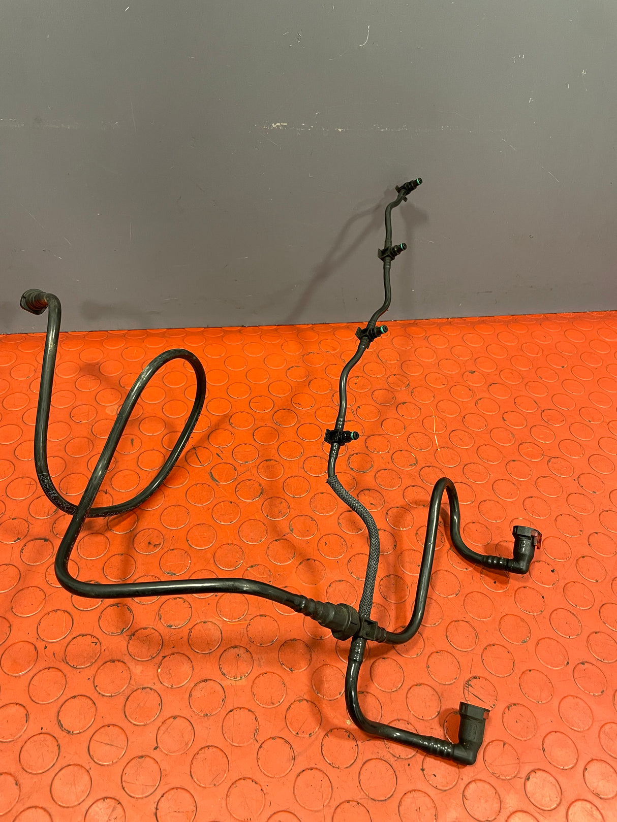Ford Transit FUEL FEED PIPE LINE 2.2 20017-2018 P/N 6C119289AH / 6C1Q9K022AG