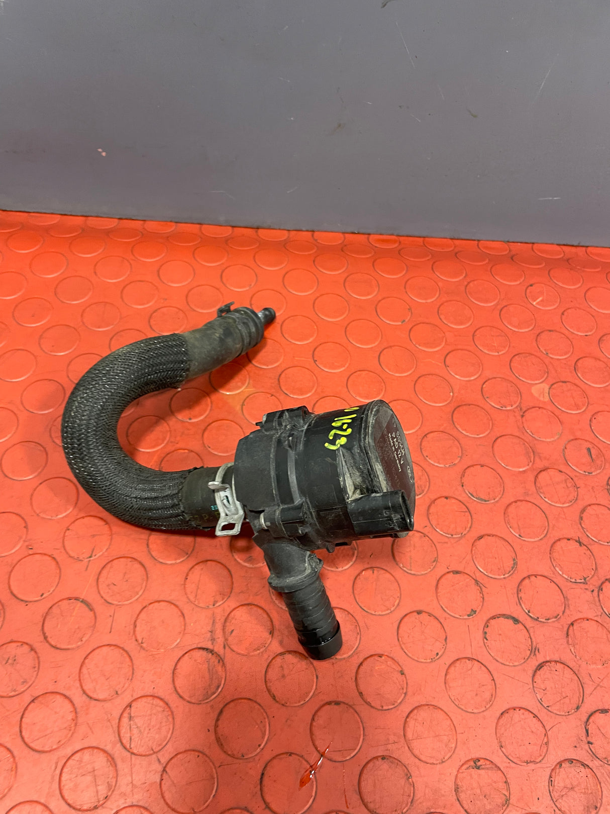 Ford Transit AUXILIARY COOLANT PUMP/WATER PUMP 2.0 MK8 2016-2023 P/N KK2118D473BE