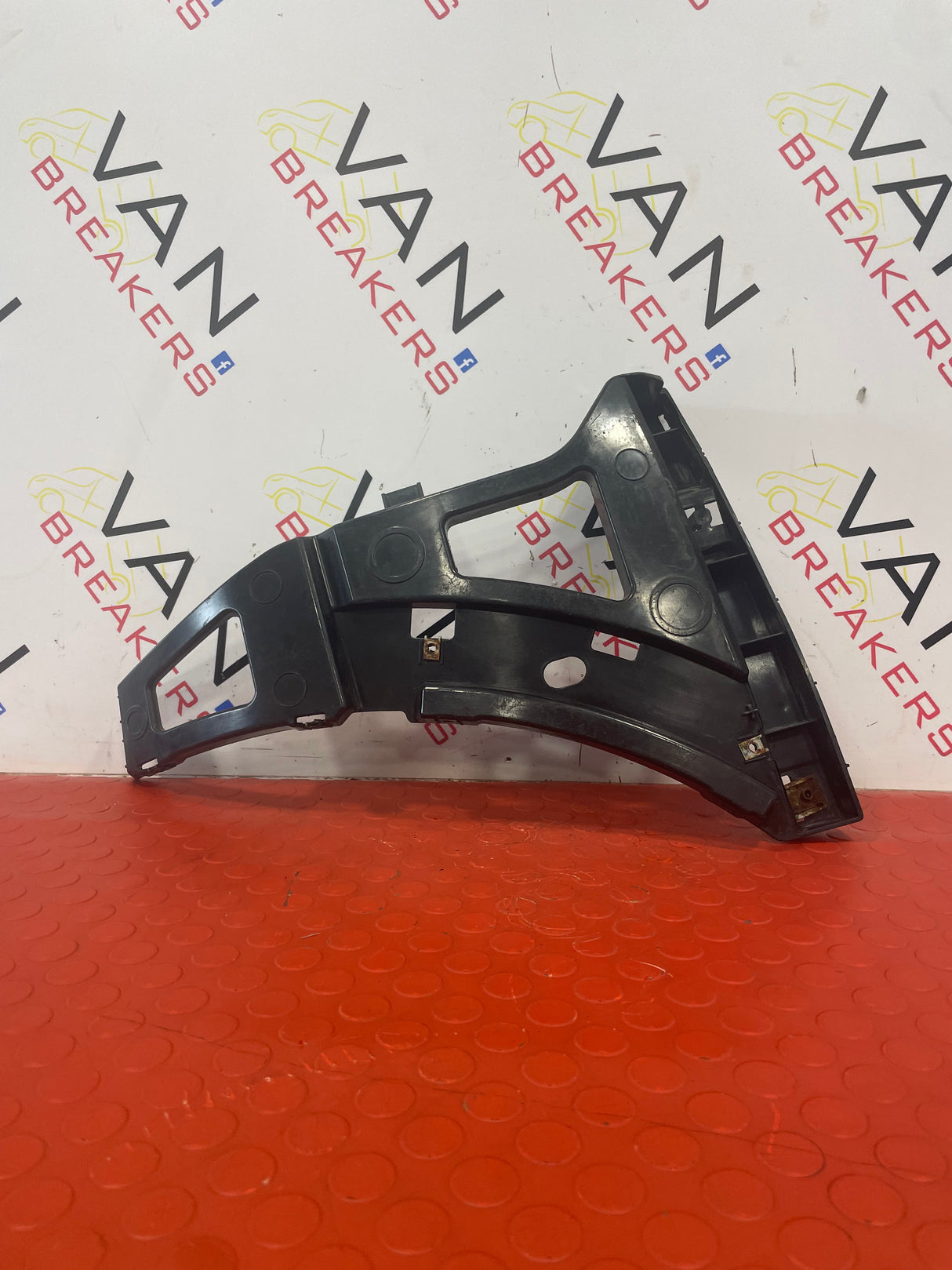 Ford Transit FRONT BUMPER BRACKET DRIVERS SIDE RIGHT 2013-2018 BK3117D959AE