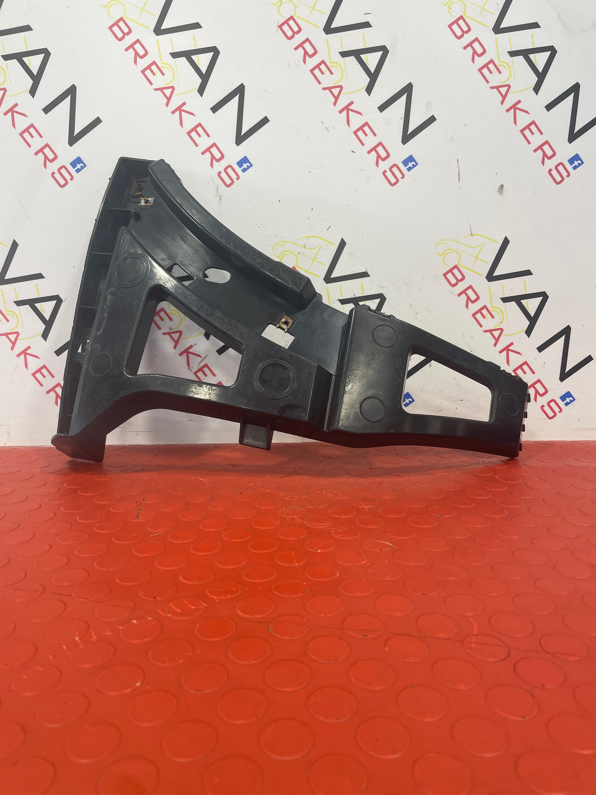 Ford Transit FRONT BUMPER BRACKET DRIVERS SIDE RIGHT 2013-2018 BK3117D959AE