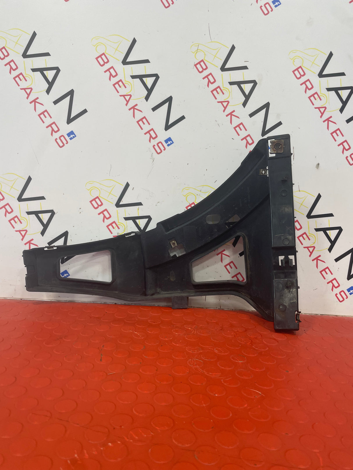 Ford Transit FRONT BUMPER BRACKET DRIVERS SIDE RIGHT 2013-2018 BK3117D959AE