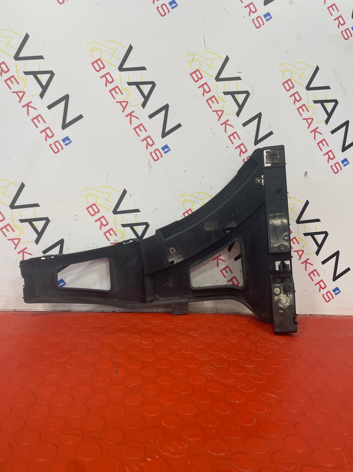 Ford Transit FRONT BUMPER BRACKET DRIVERS SIDE RIGHT 2013-2018 BK3117D959AE