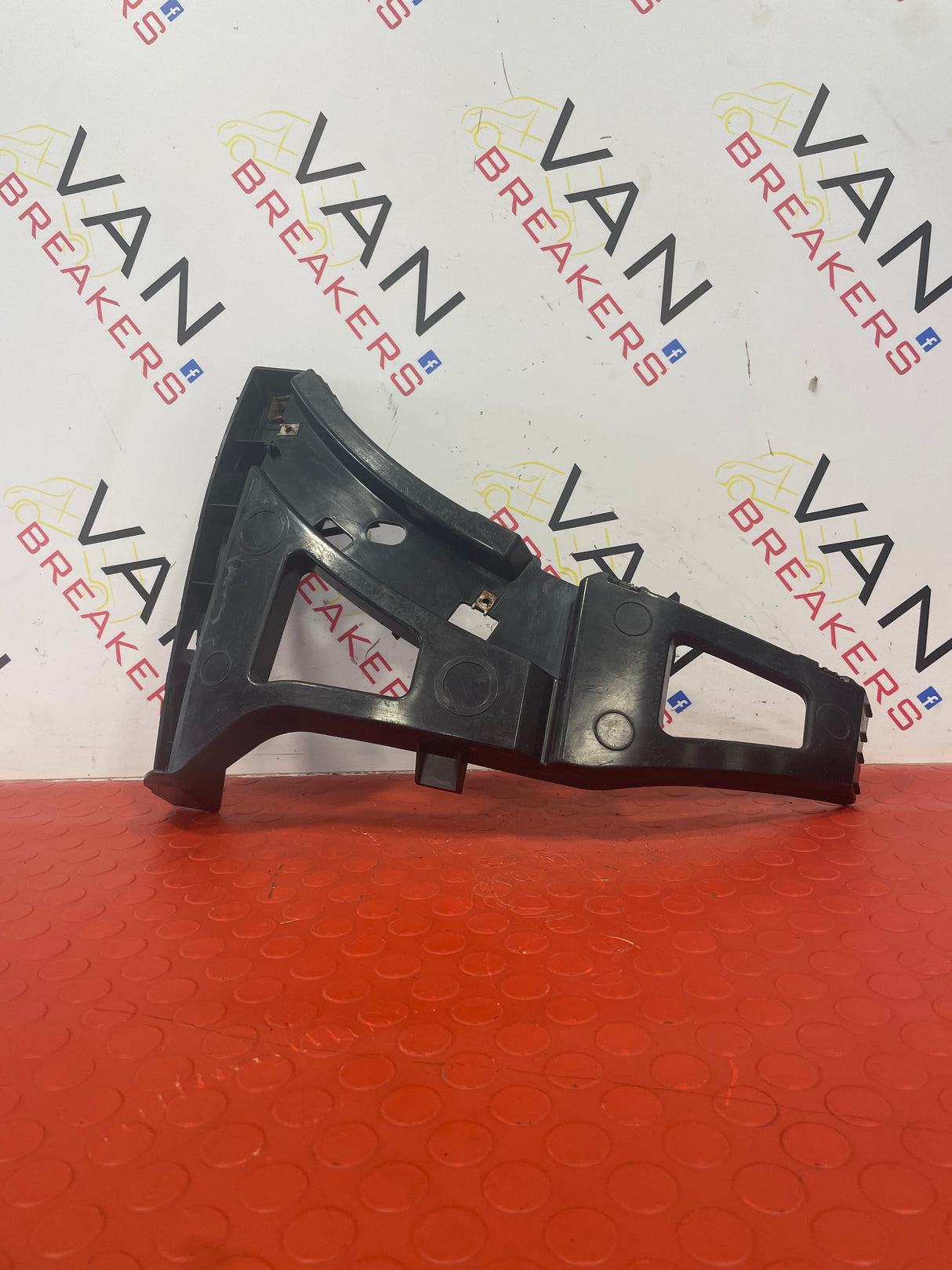 Ford Transit FRONT BUMPER BRACKET DRIVERS SIDE RIGHT 2013-2018 BK3117D959AE