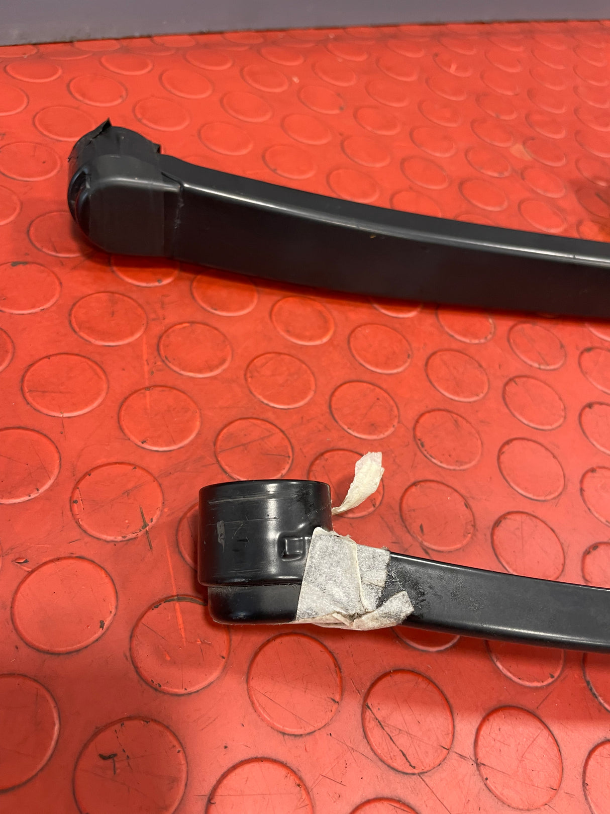 Toyota Hilux Invincible SET OF WIPER ARM LEFT & RIGHT W/ BOSCH BLADE 2017 P/N 5782525PA/5782526DR