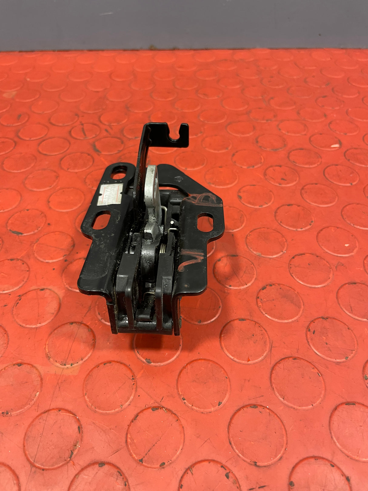 Vauxhall Vivaro/Citroen Dispatch/Peugeot Expert/Toyota Proace/Fiat Scudo BACK DOOR UPPER LOCK LATCH 2016-2024 P/N 96080J01
