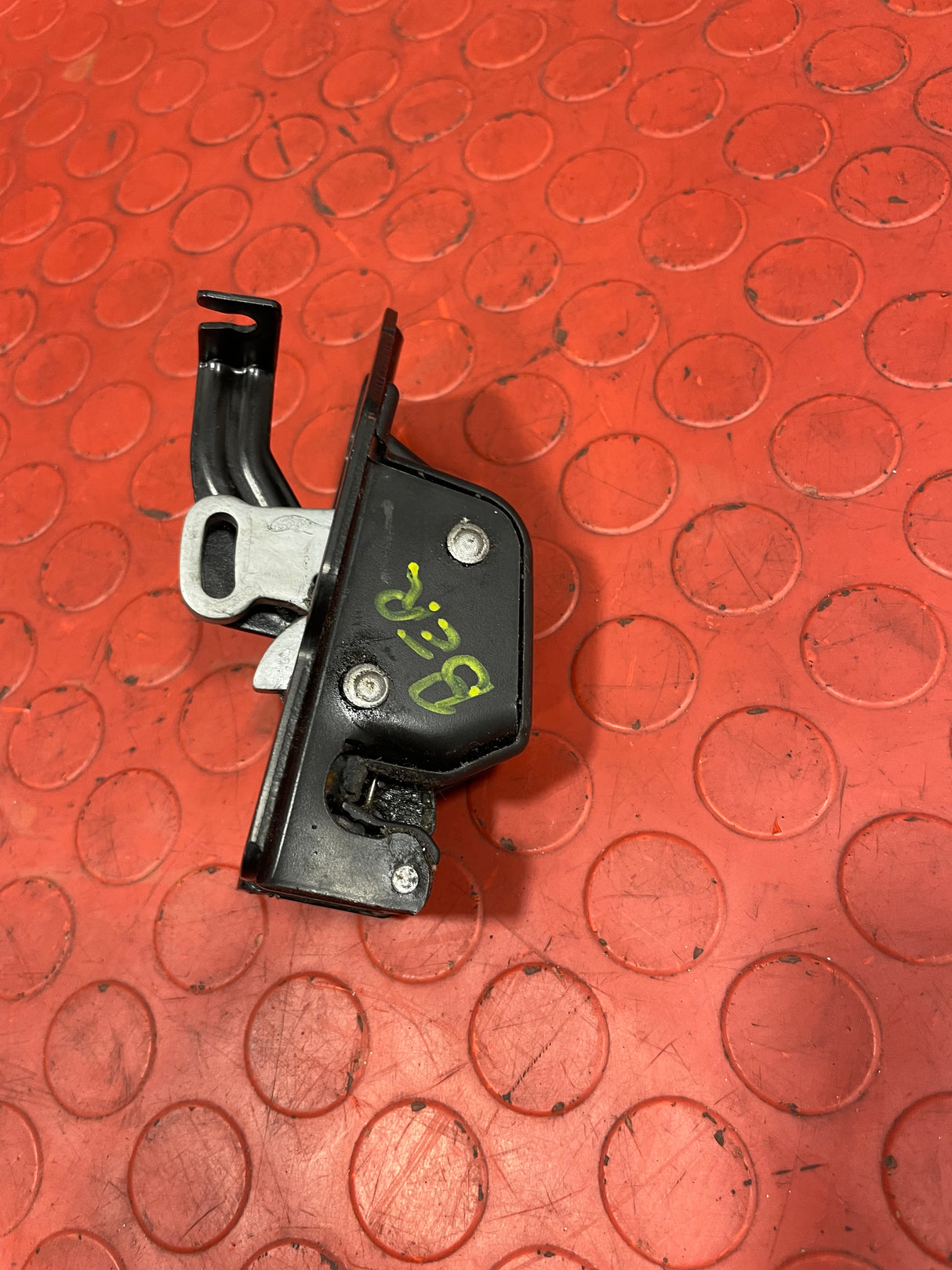 Vauxhall Vivaro/Citroen Dispatch/Peugeot Expert/Toyota Proace/Fiat Scudo BACK DOOR UPPER LOCK LATCH 2016-2024 P/N 96080J01