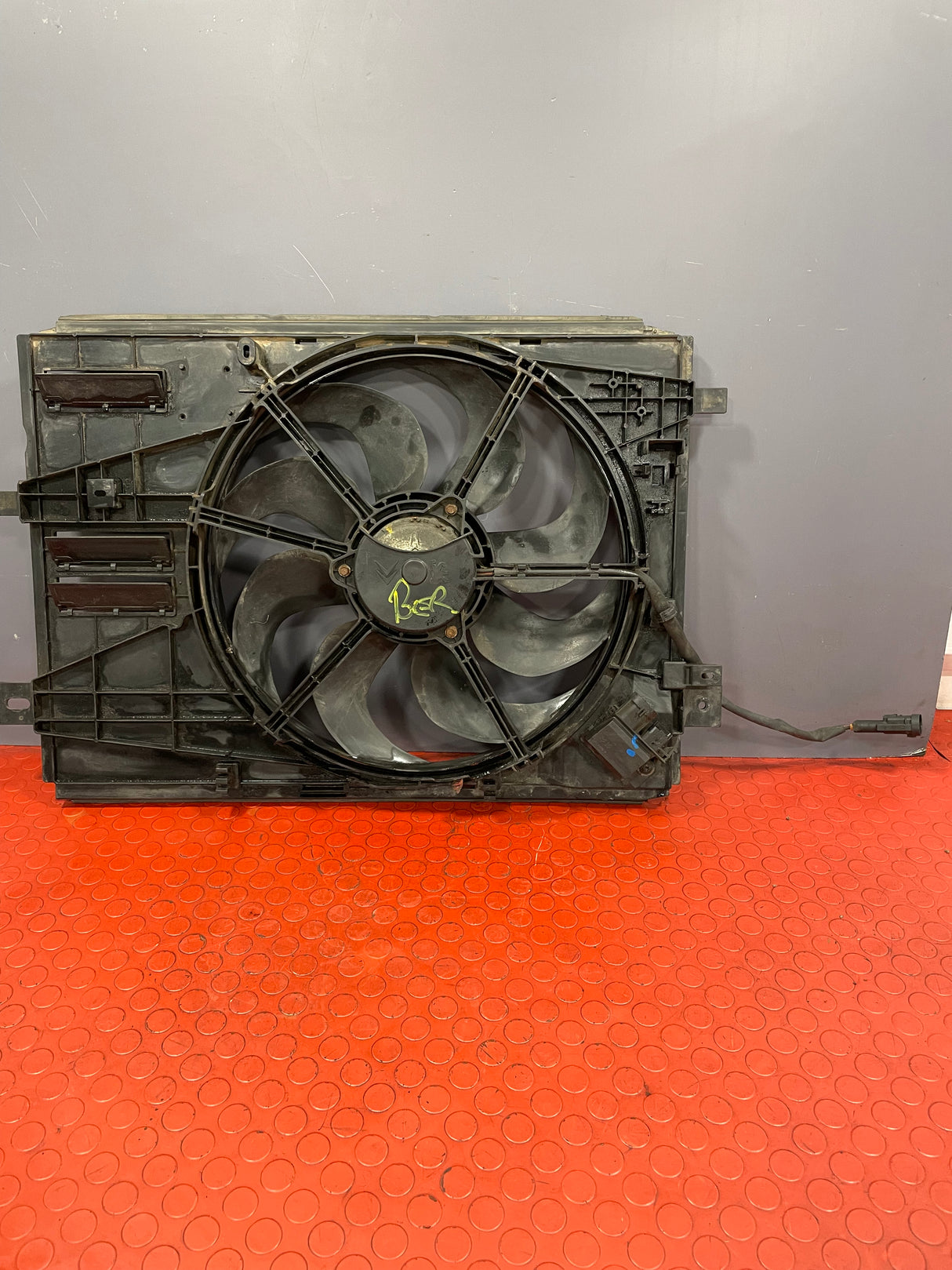 Citroen Berlingo/Peugeot Partner/Vauxhall Combo/Toyota Proace City RADIATOR COOLING FAN ASSEMBLY w/ RESISTOR P/N 9836638080 / 9829220580