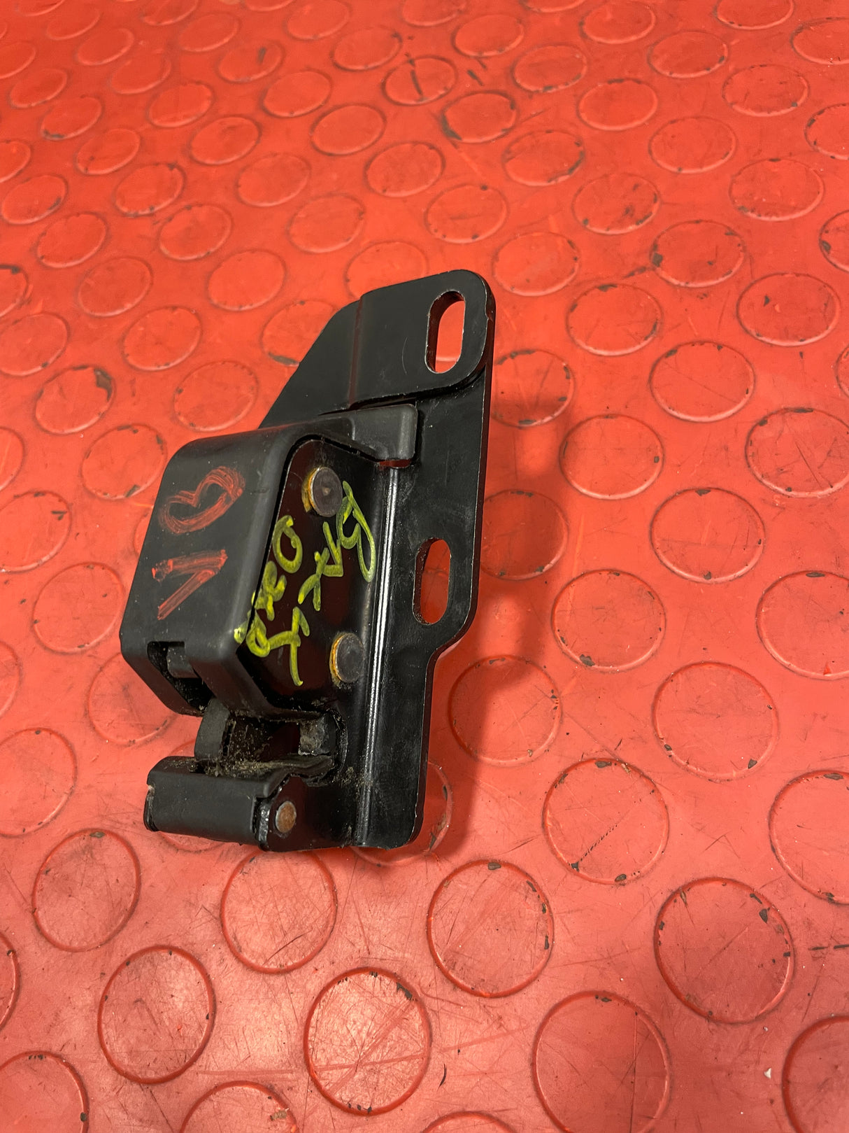 Vauxhall Vivaro/Citroen Dispatch/Peugeot Expert/Toyota Proace/Fiat Scudo BACK DOOR UPPER LOCK LATCH 2016-2024 P/N 96080J01