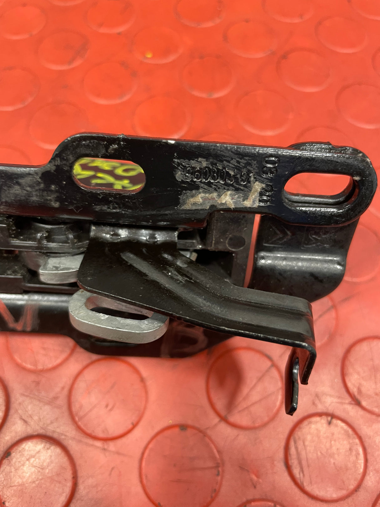 Vauxhall Vivaro/Citroen Dispatch/Peugeot Expert/Toyota Proace/Fiat Scudo BACK DOOR UPPER LOCK LATCH 2016-2024 P/N 96080J01