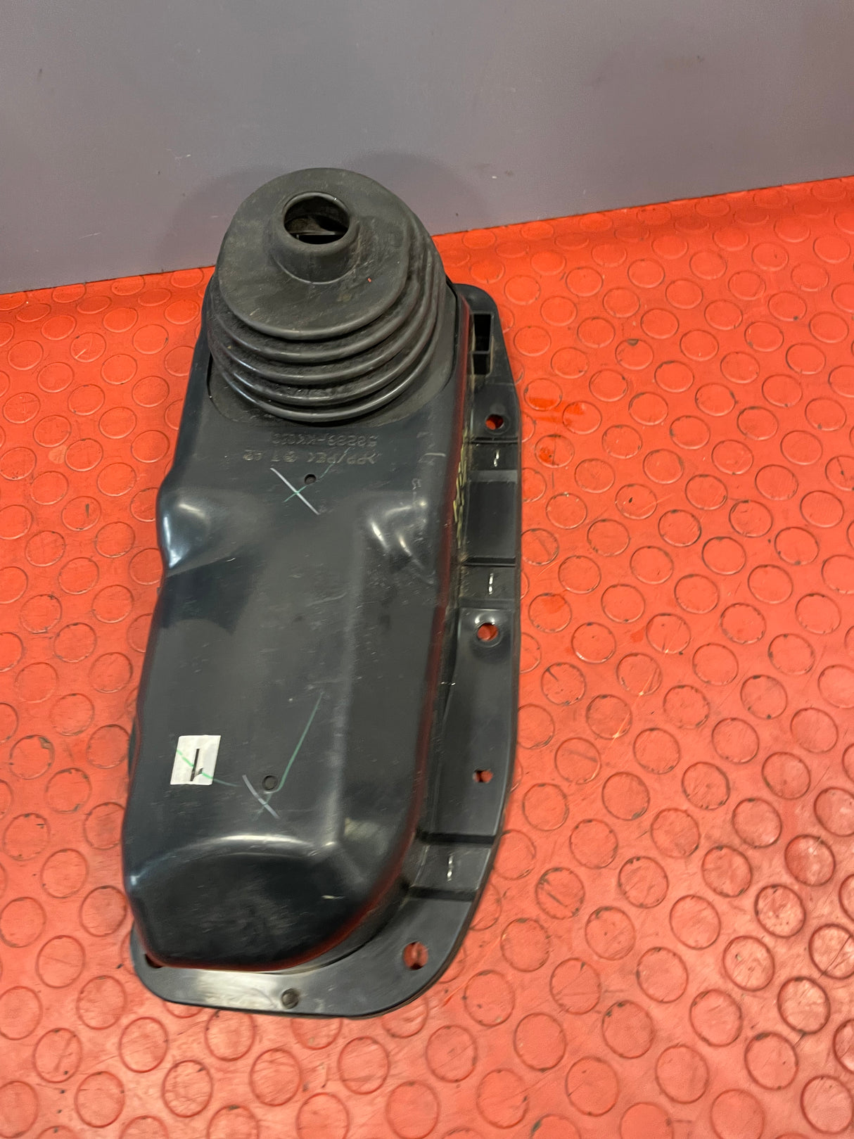 Toyota Hilux Invincible GEAR LEVER SURROUND & RUBBER TRIM 2016-2023 P/N 58289KK010 / 58288KK010