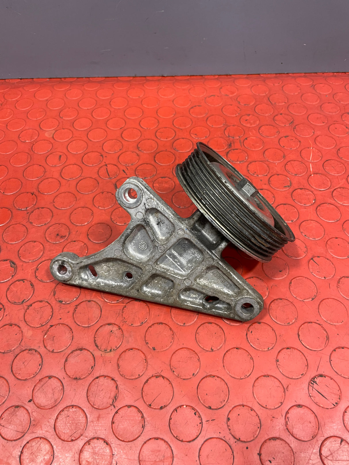 Citroen Dispatch/Peugeot Expert/Vauxhall Vivaro/Toyota Proace/Fiat Scudo GATES DRIVE BELT DEFLECTION GUIDE PULLEY 2016-2024 P/N 9674183880