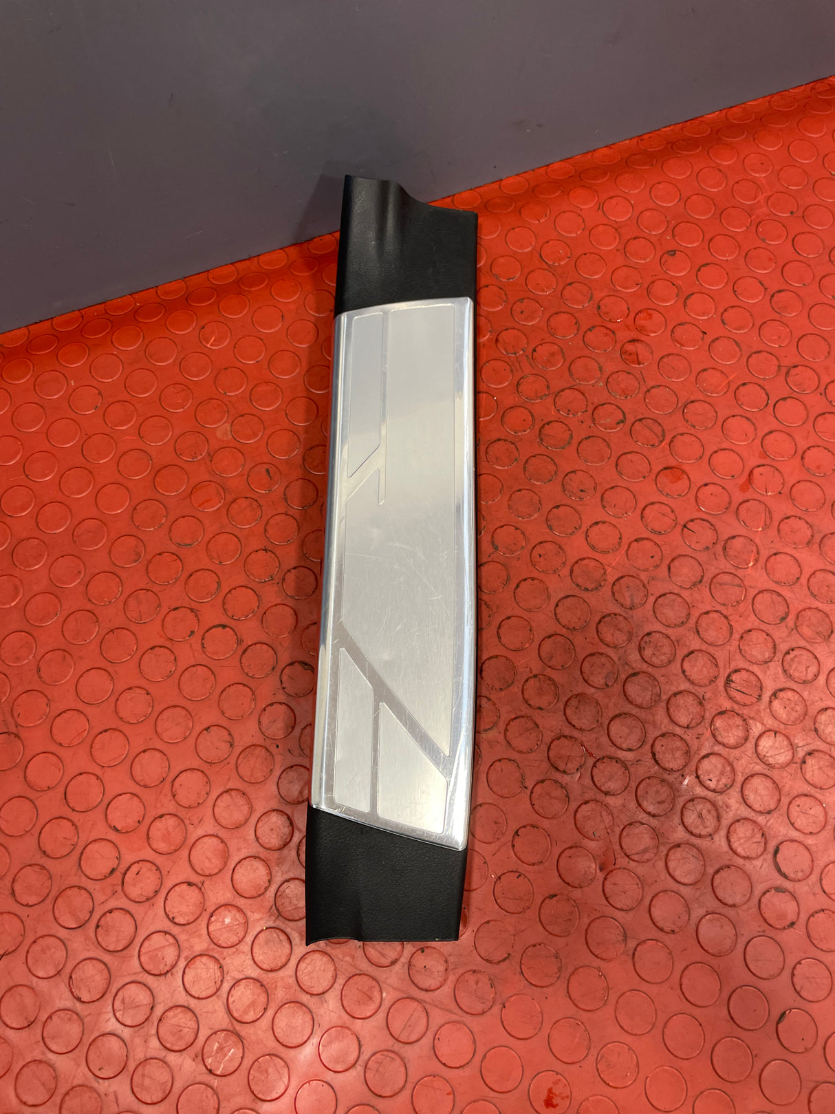 Toyota Hilux Invincible INNER CHROME THRESHOLD DOOR SILL TRIM Passenger's Side 2016-2023 P/N 67918KK010