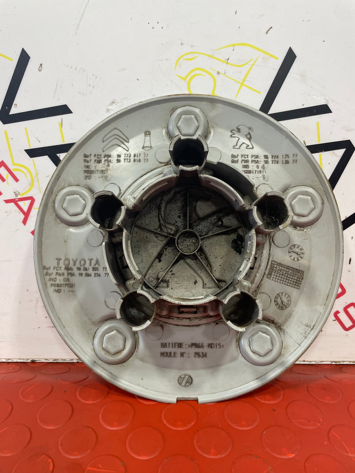 Peugeot Expert STEEL WHEEL CENTER HUB CAP COVER 2010-2016 P/N 9677413577-12