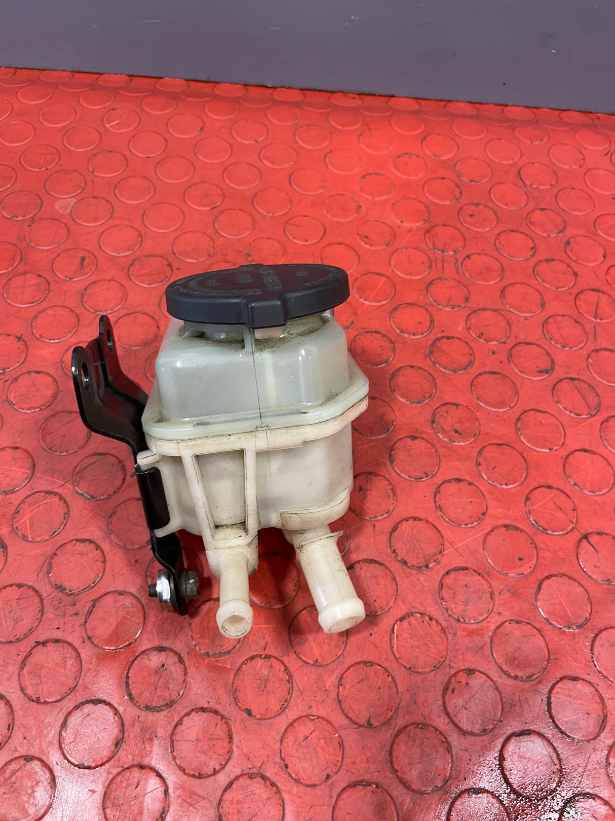 Toyota Hilux Invincible POWER STEERING FLUID RESERVOIR 2017 P/N 443600K050