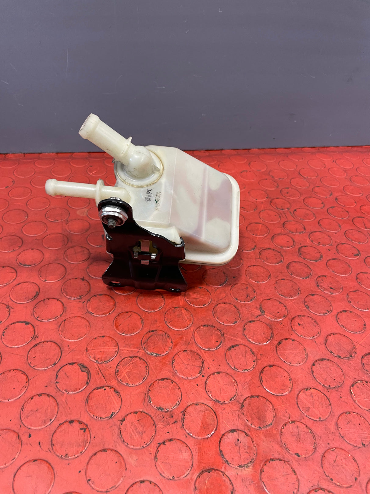 Toyota Hilux Invincible POWER STEERING FLUID RESERVOIR 2017 P/N 443600K050