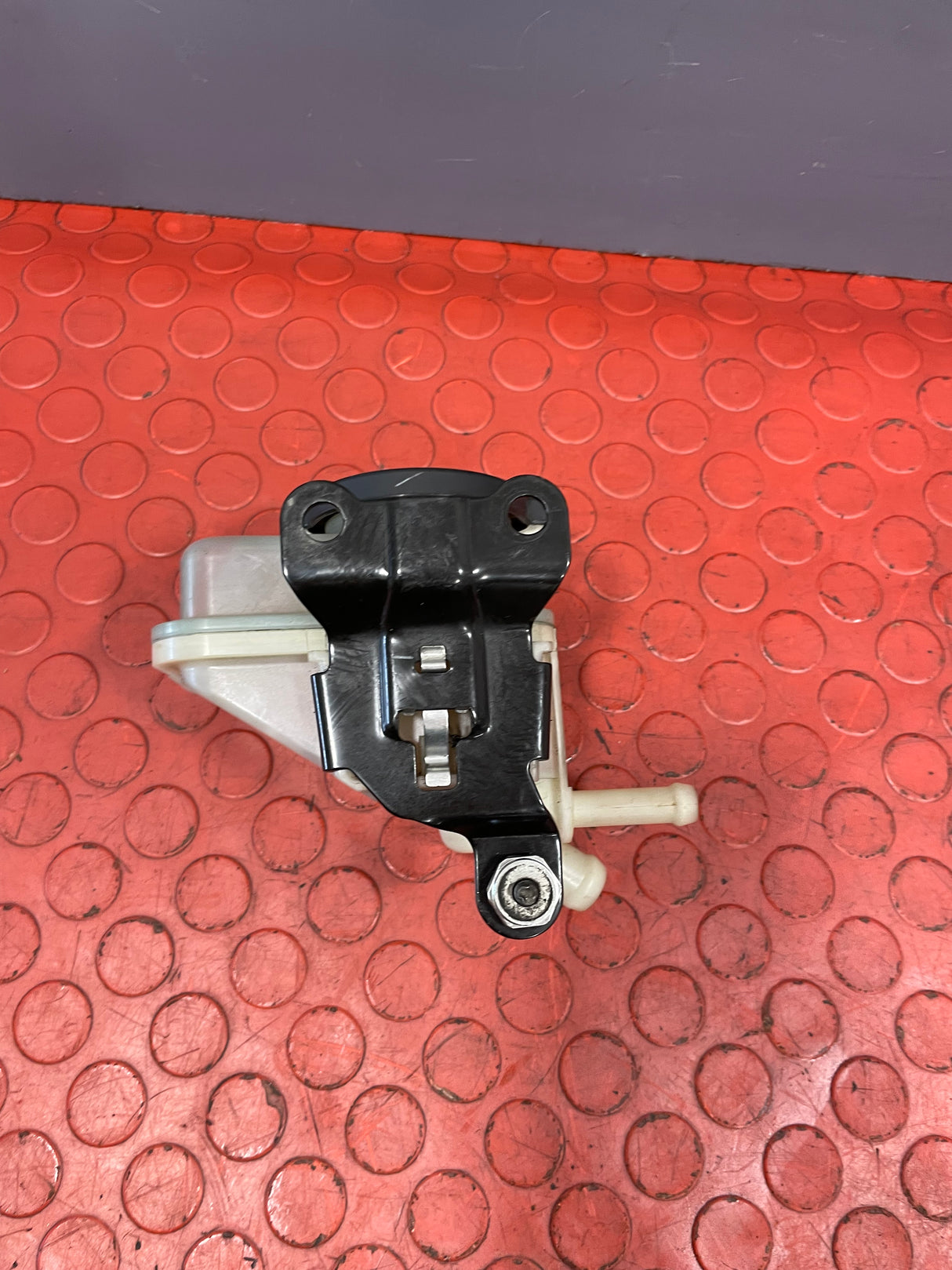 Toyota Hilux Invincible POWER STEERING FLUID RESERVOIR 2017 P/N 443600K050