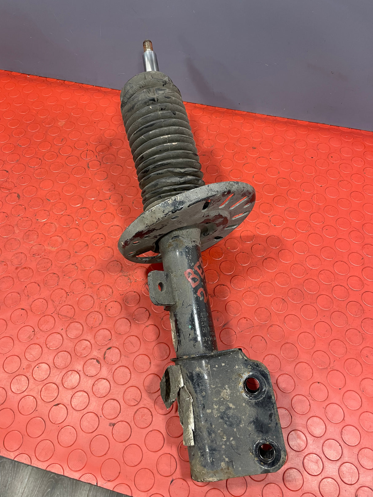 Citroen Berlingo/Peugeot Partner FRONT SHOCK ABSORBER ONLY w/o SPRING (Fits Both Sides) 2019-2023 P/N 9833306080 - 2
