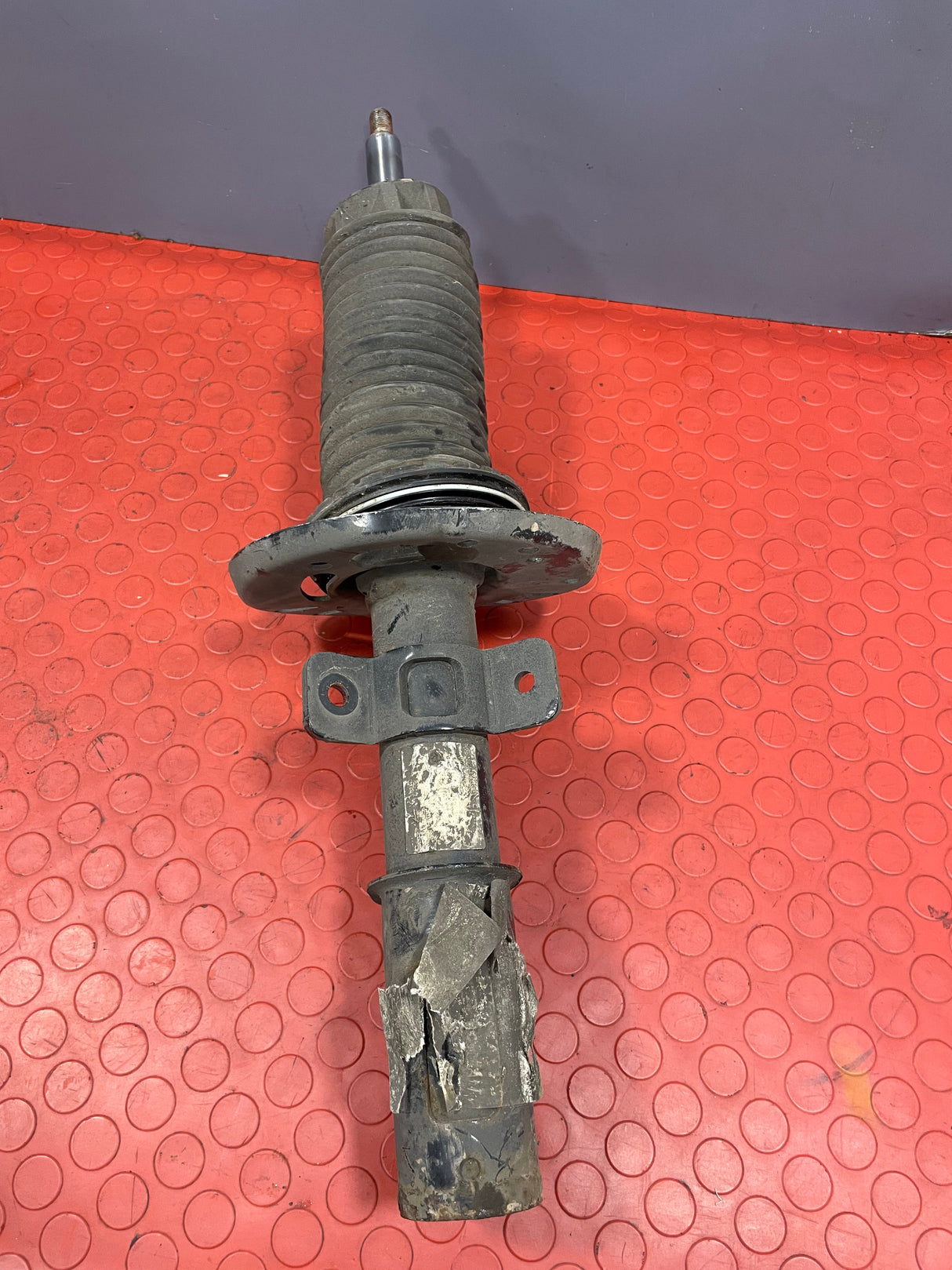 Citroen Berlingo/Peugeot Partner FRONT SHOCK ABSORBER ONLY w/o SPRING (Fits Both Sides) 2019-2023 P/N 9833306080 - 2