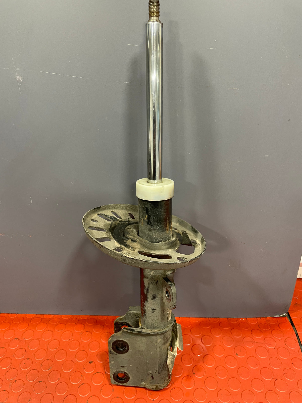 Citroen Berlingo/Peugeot Partner FRONT SHOCK ABSORBER ONLY w/o SPRING (Fits Both Sides) 2019-2023 P/N 9833306080 - 2