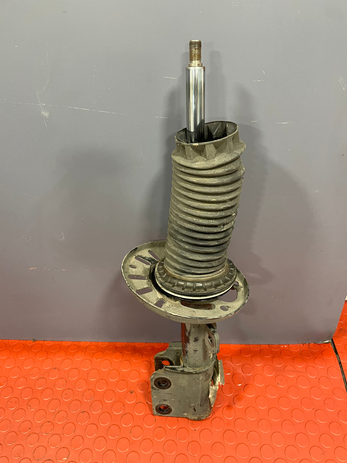 Citroen Berlingo/Peugeot Partner FRONT SHOCK ABSORBER ONLY w/o SPRING (Fits Both Sides) 2019-2023 P/N 9833306080 - 2