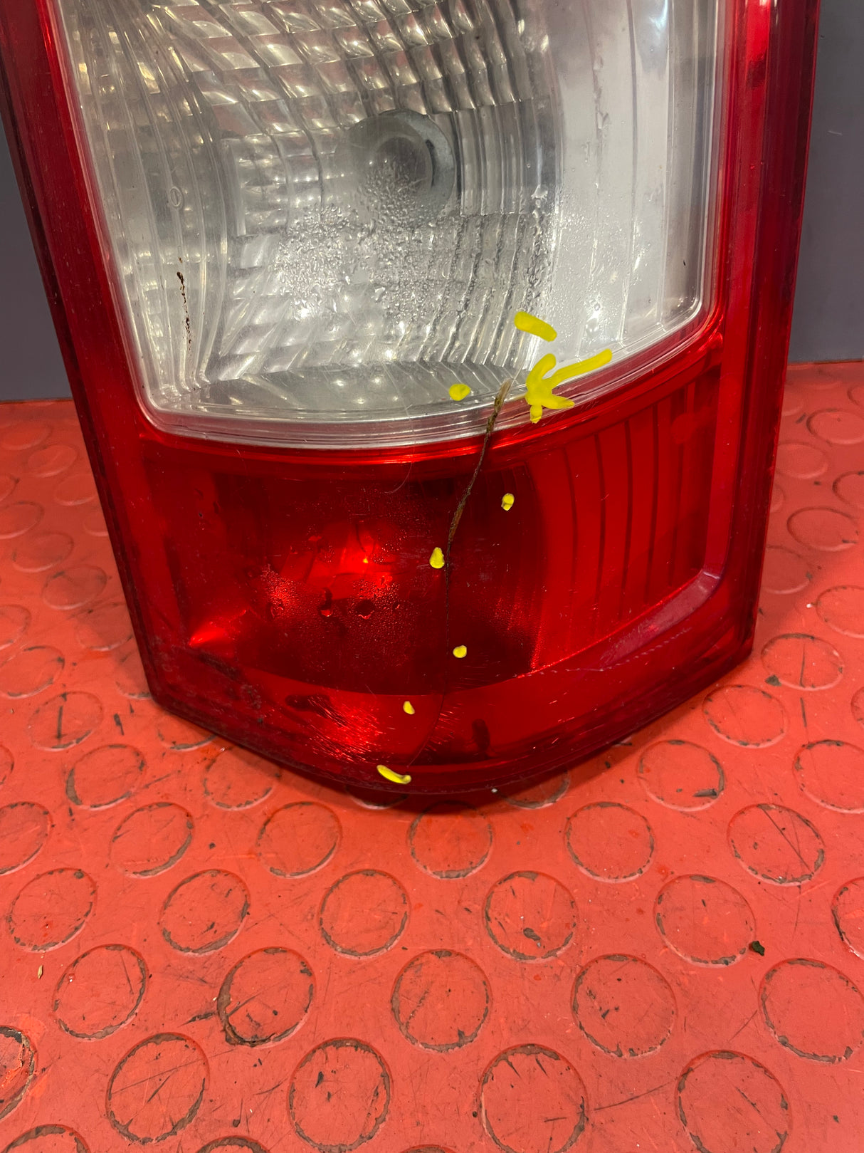 Saic Iveco Daily TAILLIGHT ASSEMBLY (with Hairline Crack) Driver's Side 2006-2014 P/N 69500590