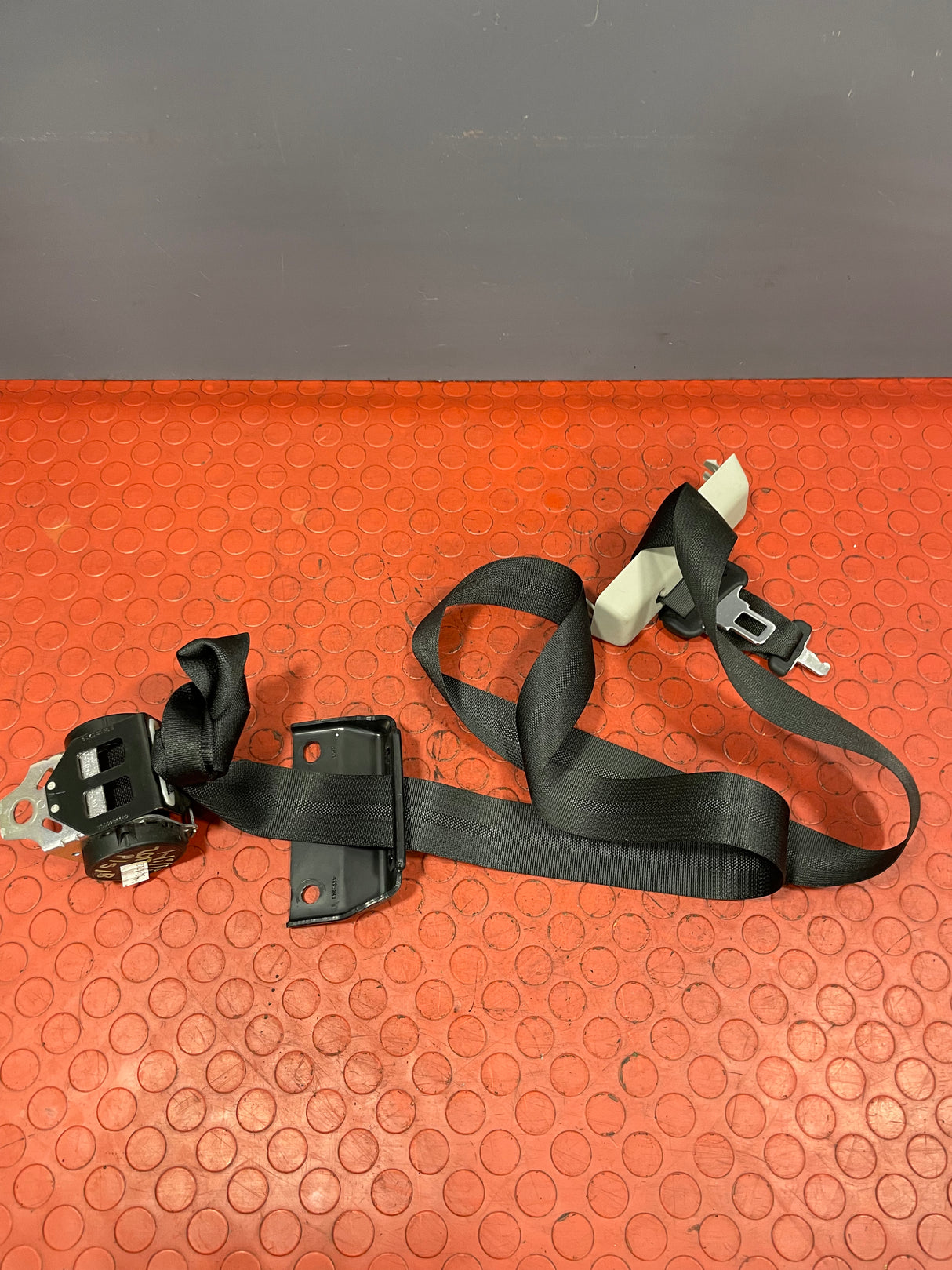 Toyota Hilux Invincible SAFETY SEAT BELT Passenger's Side Back Seat 2016-2023 P/N 630266500D
