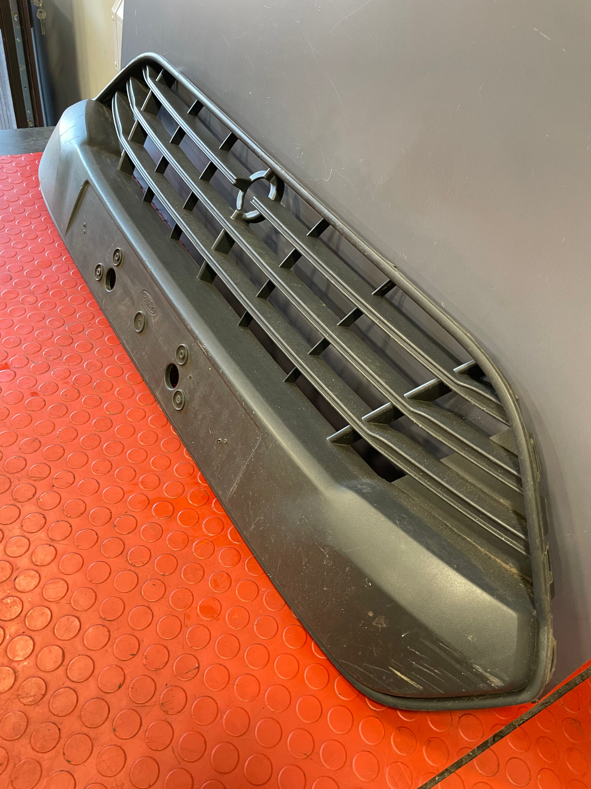 Ford Transit Custom MIDDLE GRILL 2013-2018 P/N BK2117B968ABW