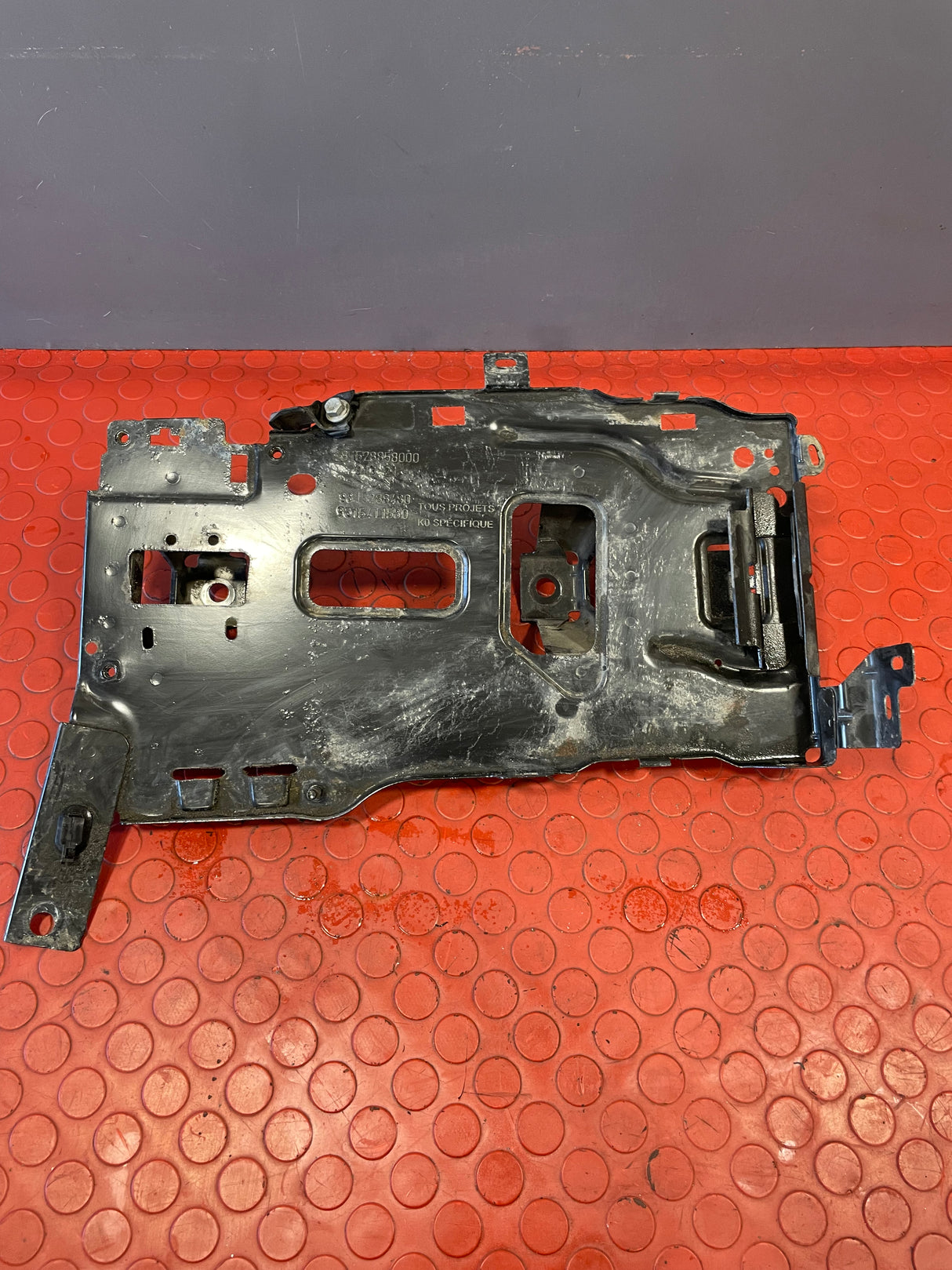 Citroen Berlingo/Peugeot Partner/Vauxhall Combo/Toyota Proace City BATTERY HOLDER AND BRACKET 1.5 2019-2024 P/N 9815288480-1