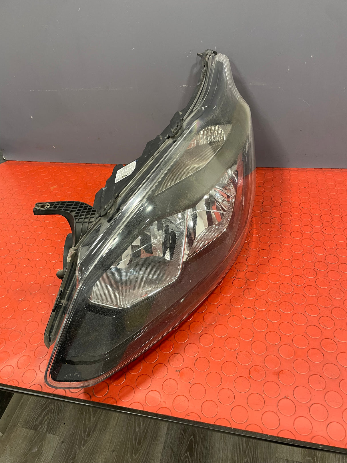 Ford Transit Custom HEADLIGHT ASSEMBLY Passenger's Side Black Interior 2013-2016 P/N BK2113W030AG / BK2113W030B