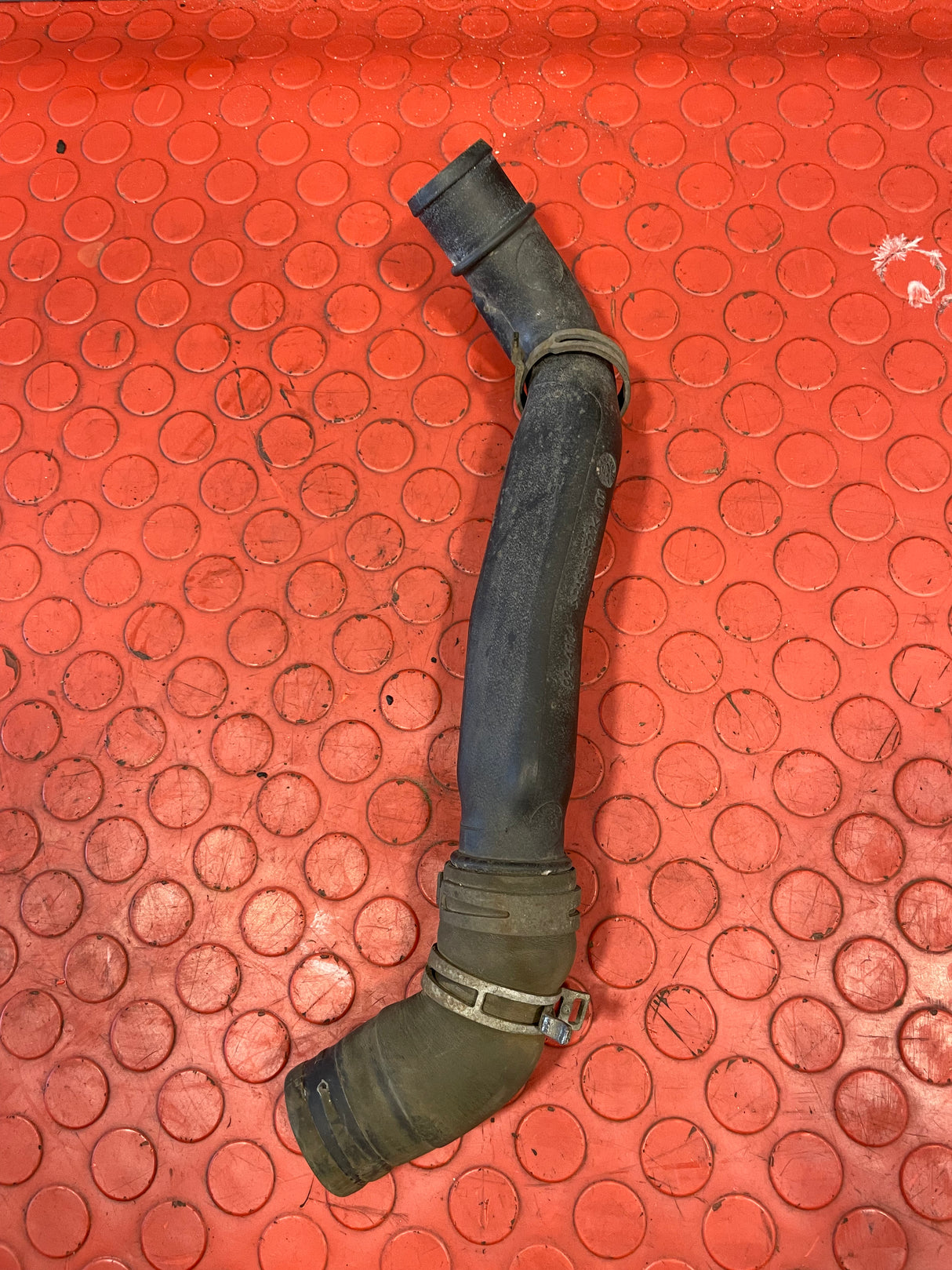 Ford Transit RADIATOR LOWER HOSE RUBBER & PLASTIC PIPE MK8 (Broken Screw Bracket) P/N GK218D033BD