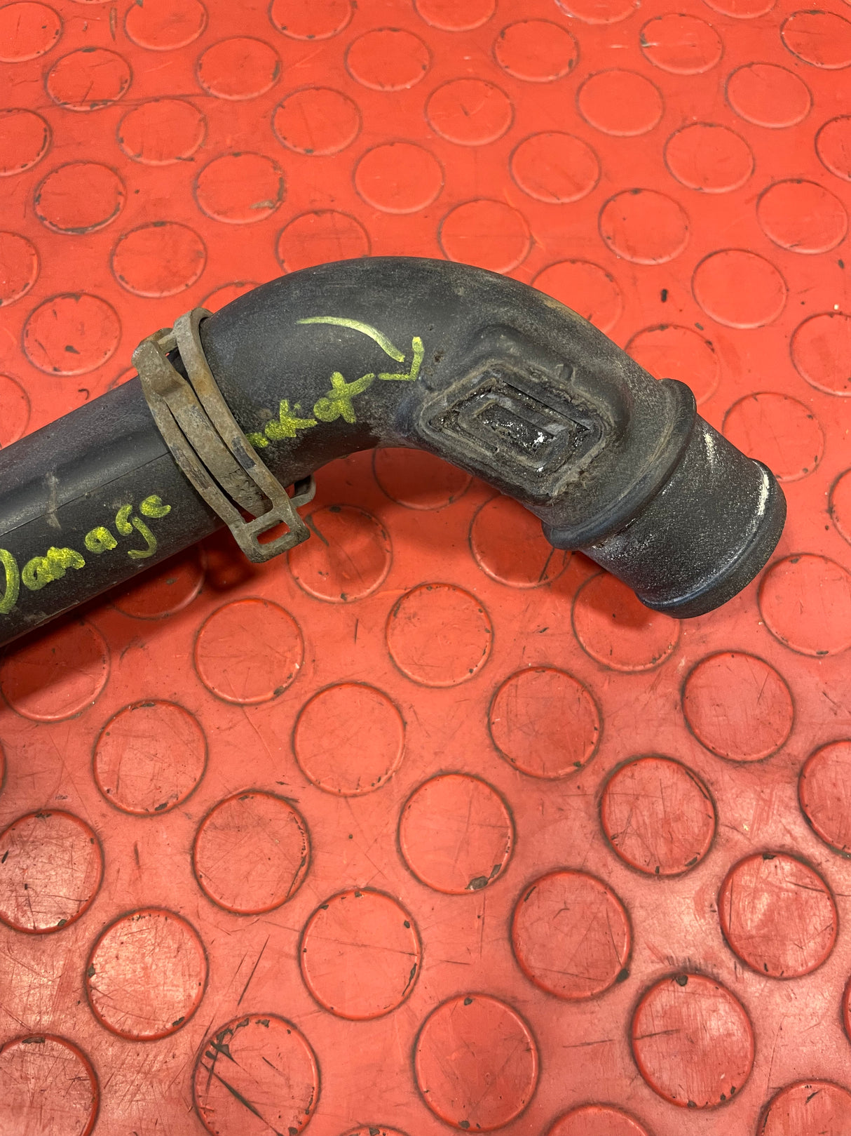 Ford Transit RADIATOR LOWER HOSE RUBBER & PLASTIC PIPE MK8 (Broken Screw Bracket) P/N GK218D033BD