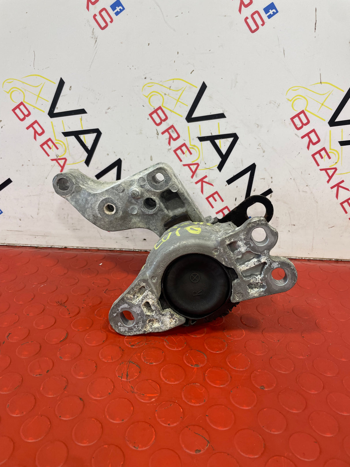 Renault Traffic/Vauxhall Vivaro 1.6 ENGINE MOUNT 2014-2017 P/N 12841371R