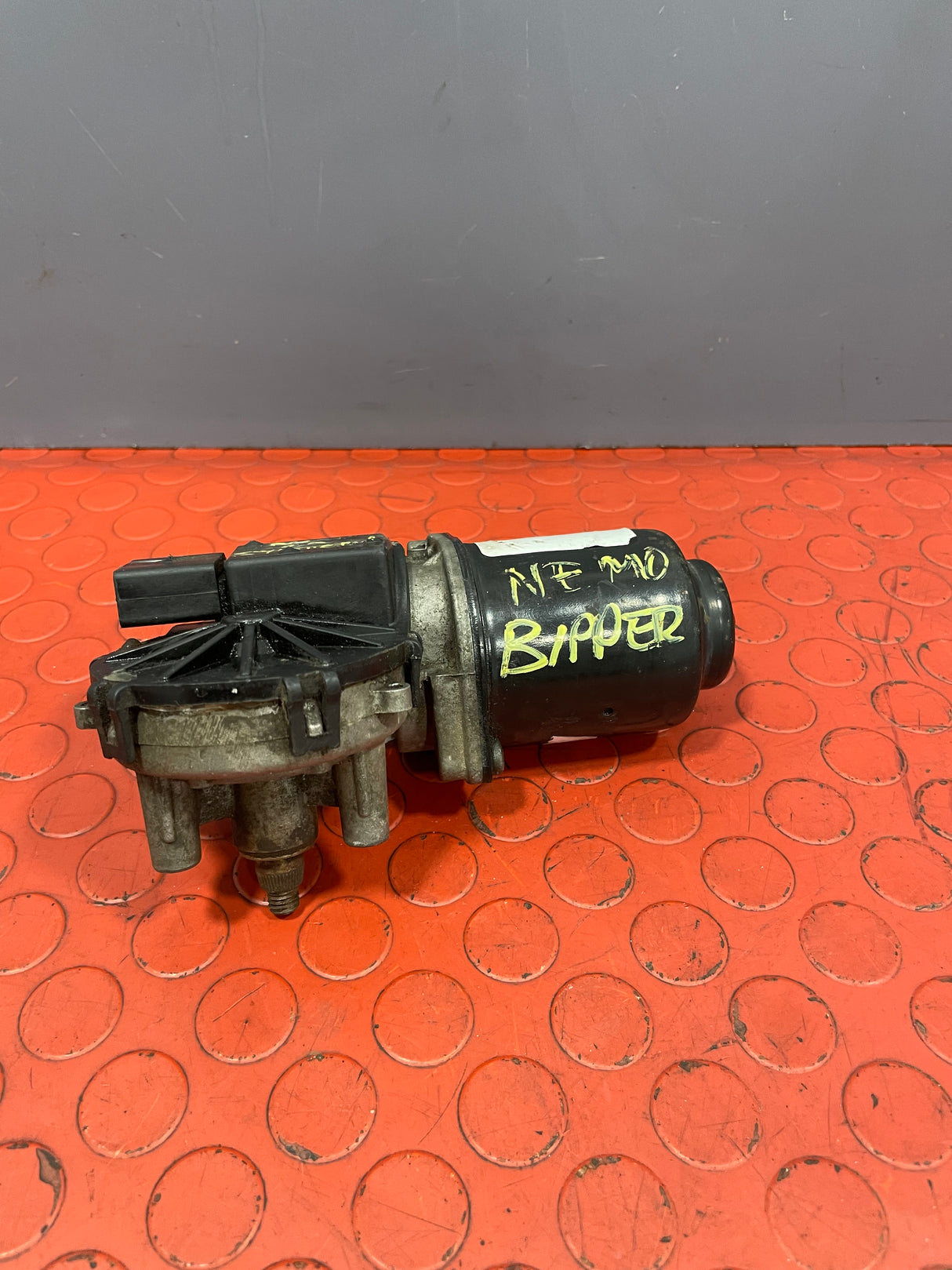 Peugeot Bipper/Citroen Nemo Front Windscreen Wiper Motor 2008-2017 P/N 1356133080