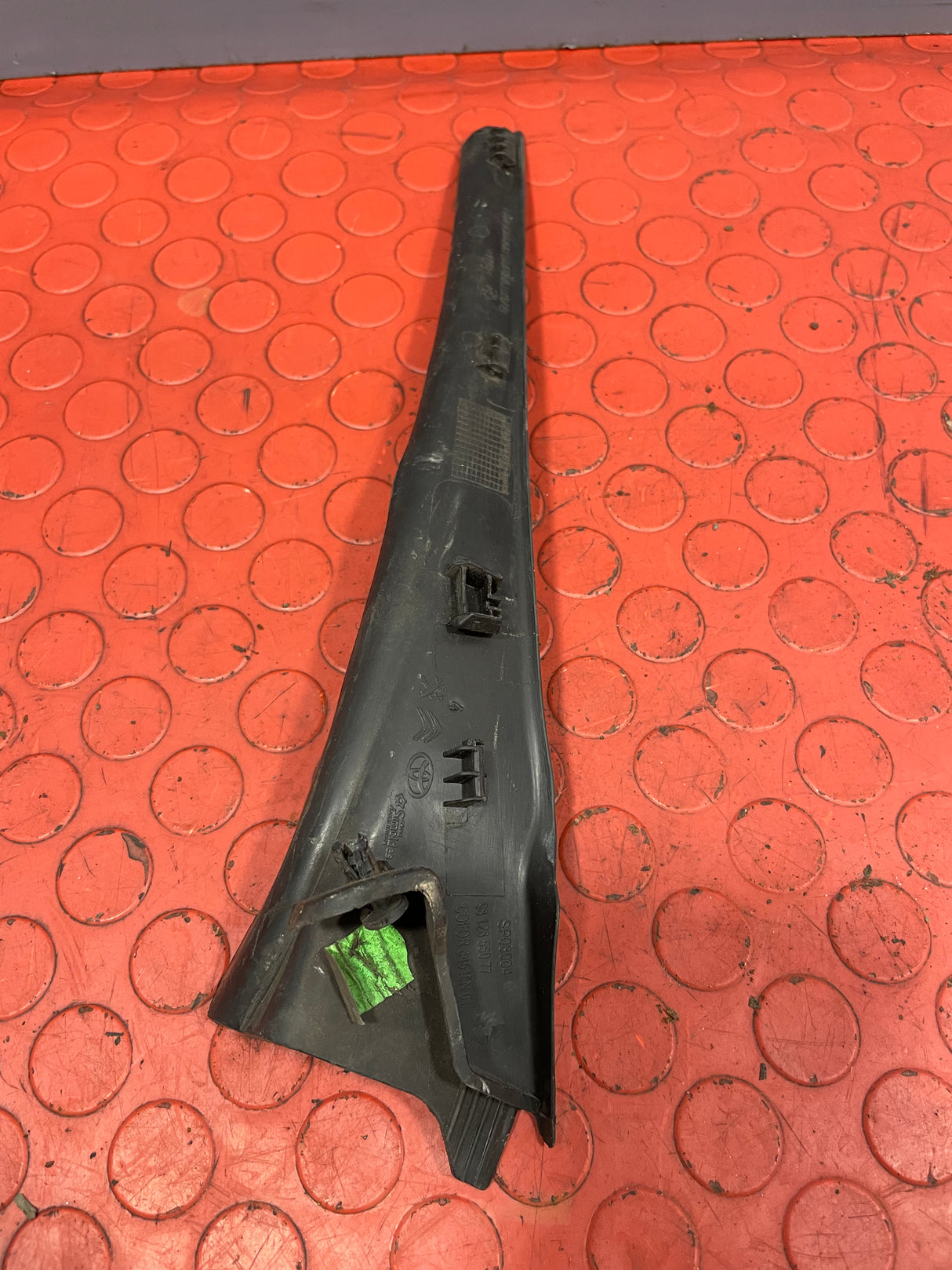 Vauxhall Vivaro/Citroen Dispatch/Peugeot Expert/Toyota Proace/Fiat Scudo WINDSCREEN WEATHER STRIP SCUTTLE Driver's Side P/N 9812855077