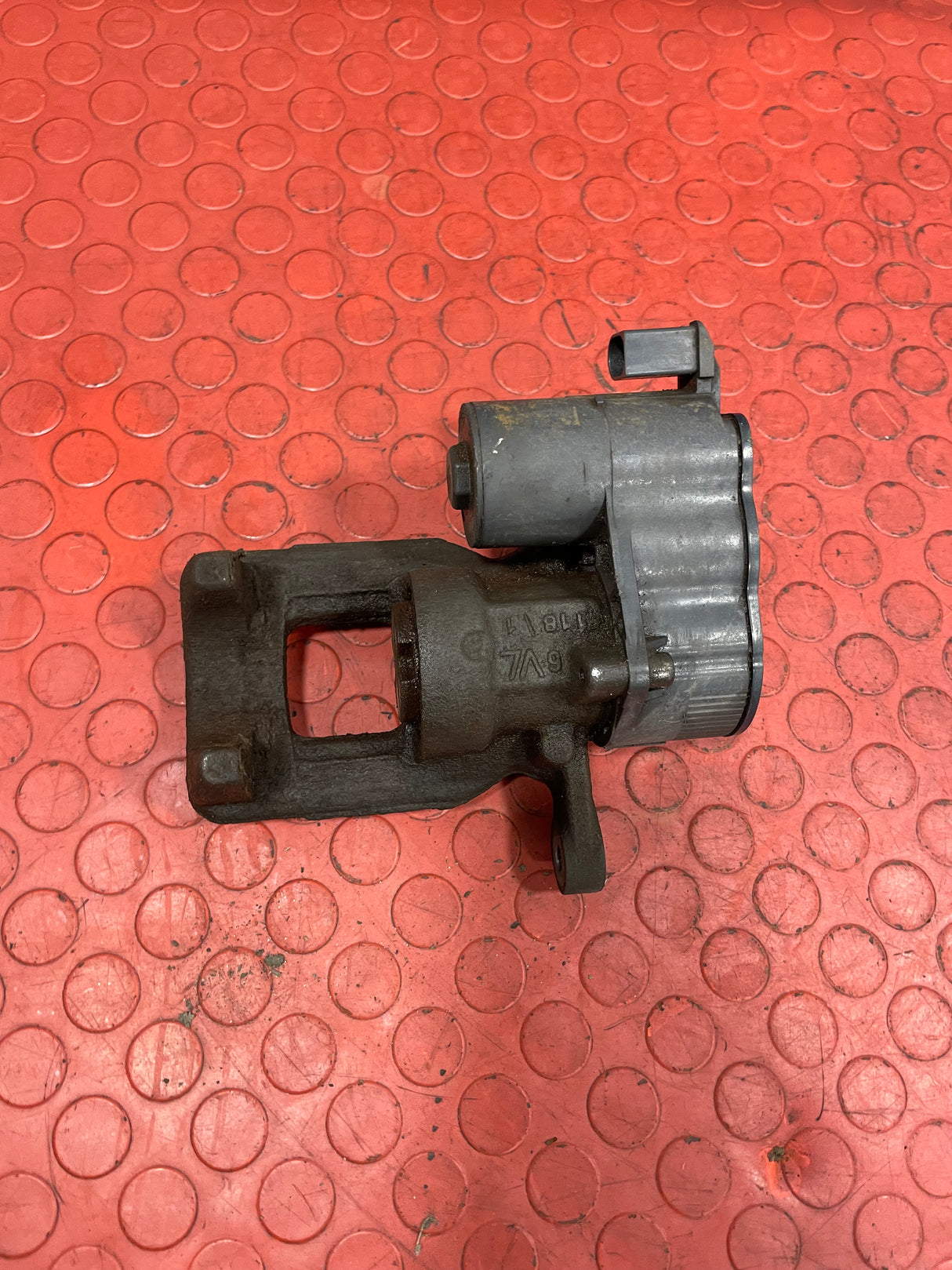 Citroen Berlingo/Peugeot Partner/Vauxhall Combo/Toyota Proace City REAR BRAKE CALIPER (2Pin) Driver's Side 2019-2024 1.5 P/N 9819059480