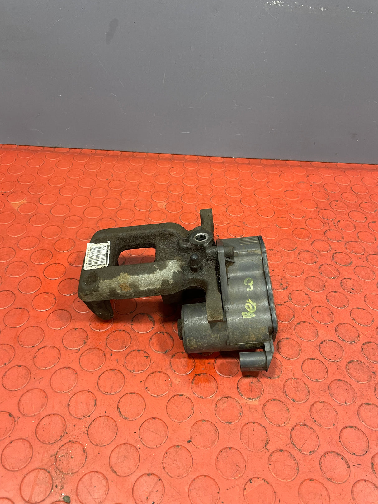 Citroen Berlingo/Peugeot Partner/Vauxhall Combo/Toyota Proace City REAR BRAKE CALIPER (2Pin) Driver's Side 2019-2024 1.5 P/N 9819059480